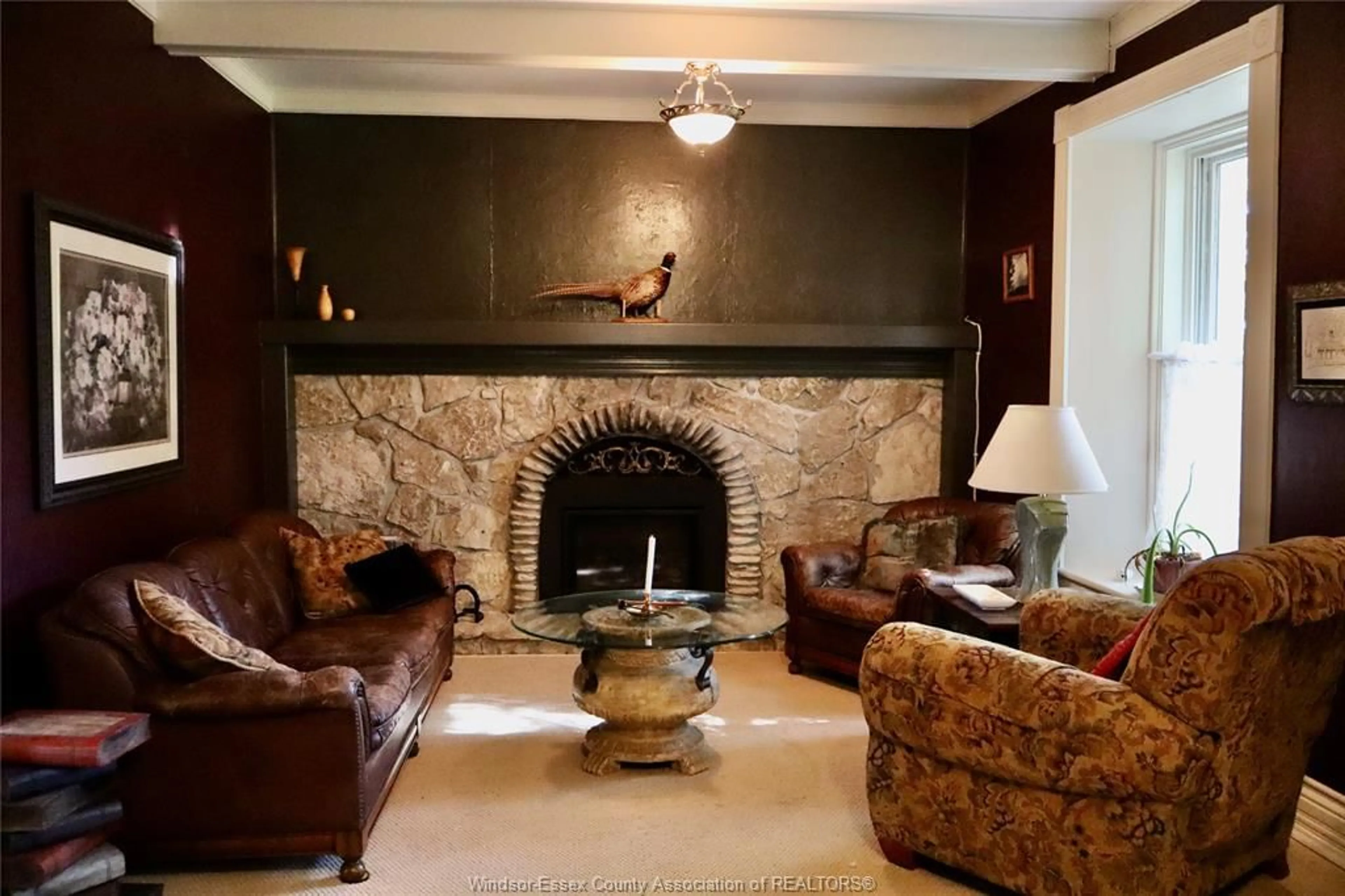 Living room with furniture, unknown for 933 WEST SHORE Rd, Pelee Island Ontario N0R 1M0