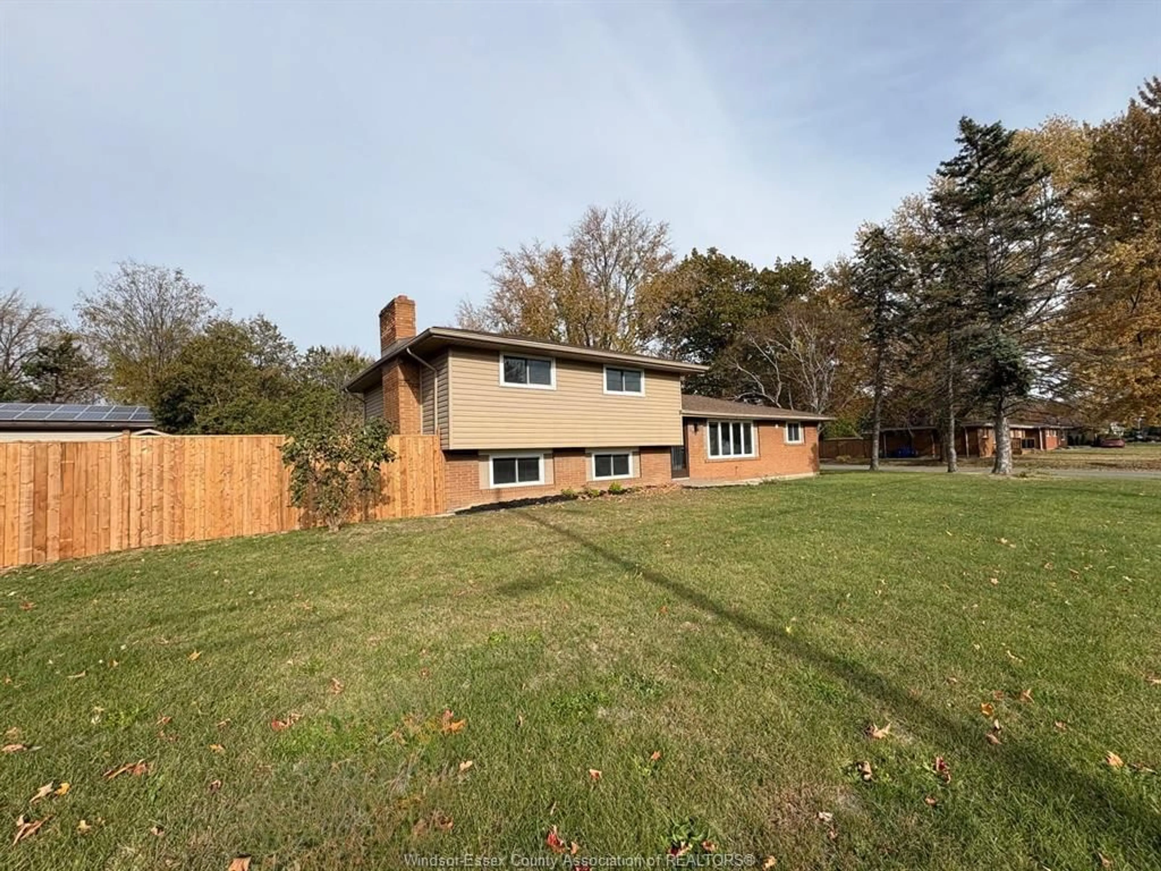 A pic from outside/outdoor area/front of a property/back of a property/a pic from drone, unknown for 380 HIGHWAY 18, LaSalle Ontario N9J 1Z7