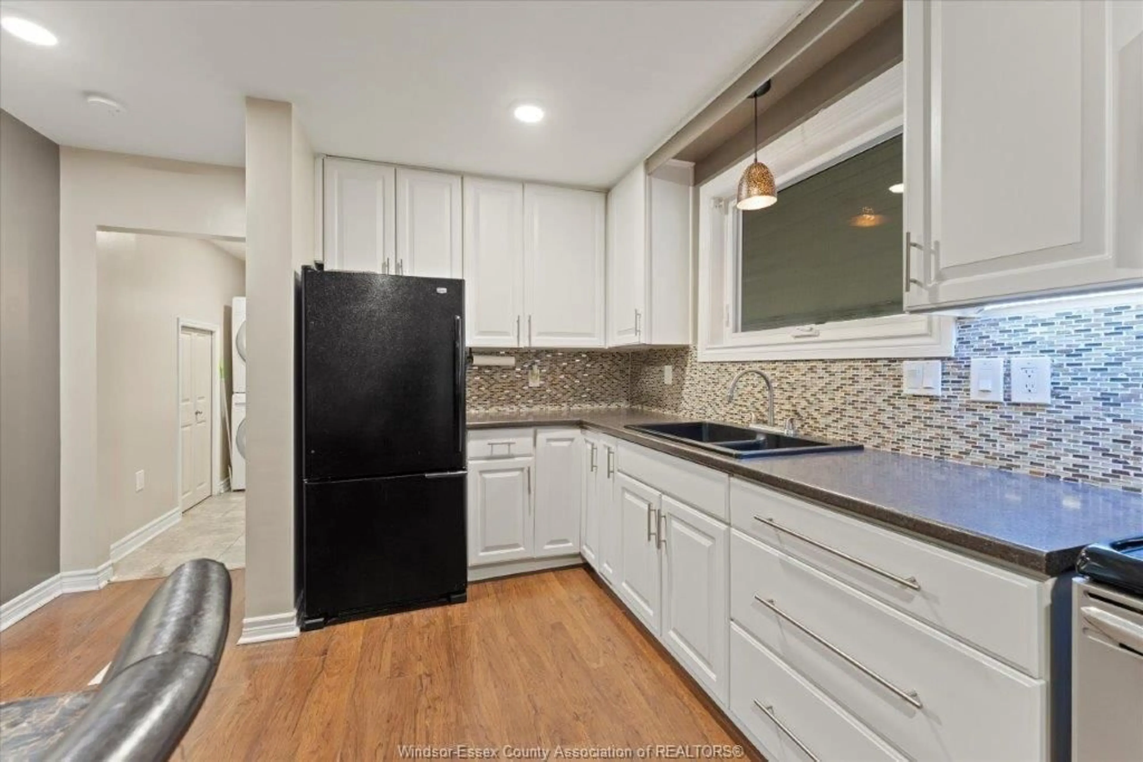 Standard kitchen, ceramic/tile floor for 2130 WELLESLEY, Windsor Ontario N8W 2E7