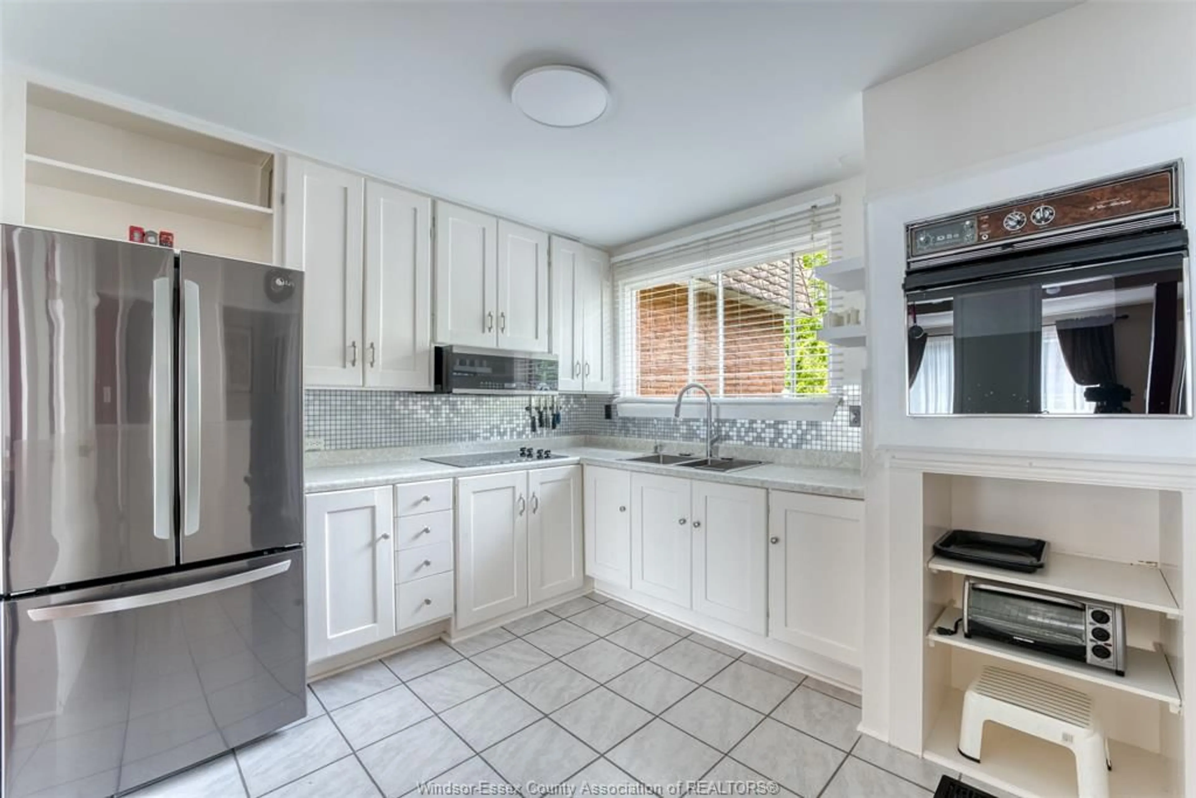 Unknown for 5561 EMPRESS #58, Windsor Ontario N8T 3B2