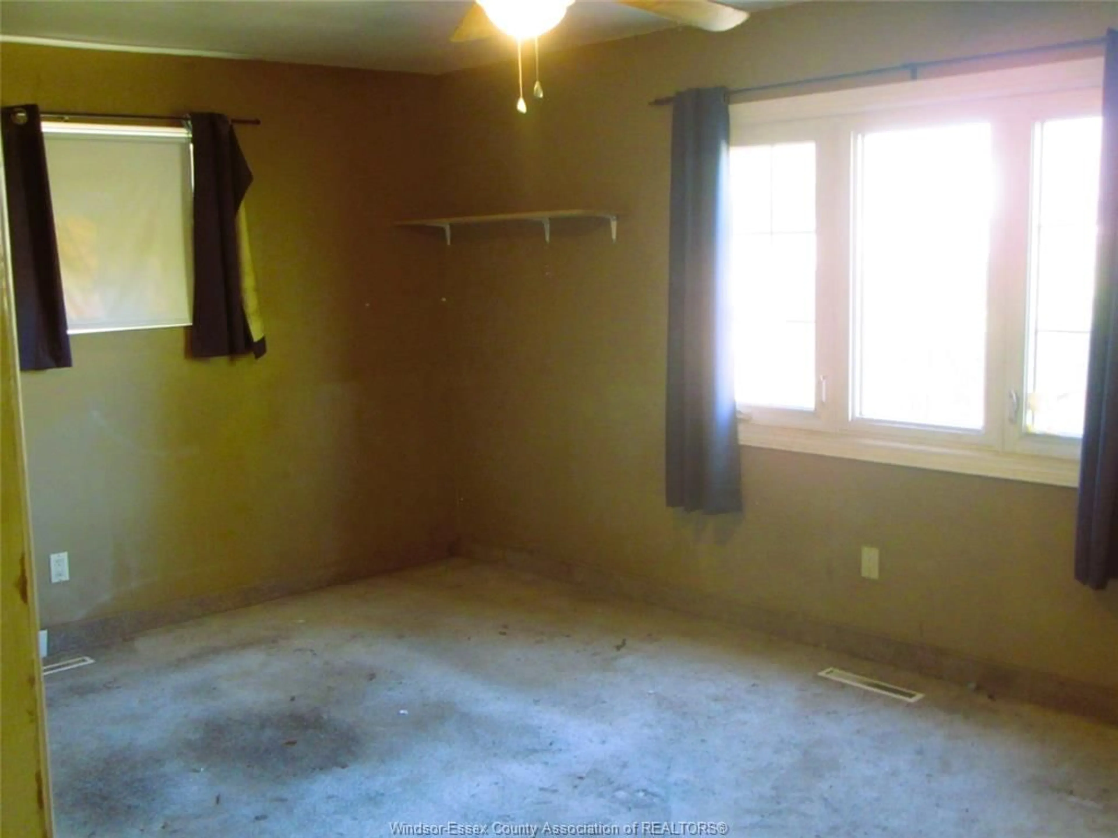 A pic of a room for 611 CHARLES Ave, Windsor Ontario N8X 3G6