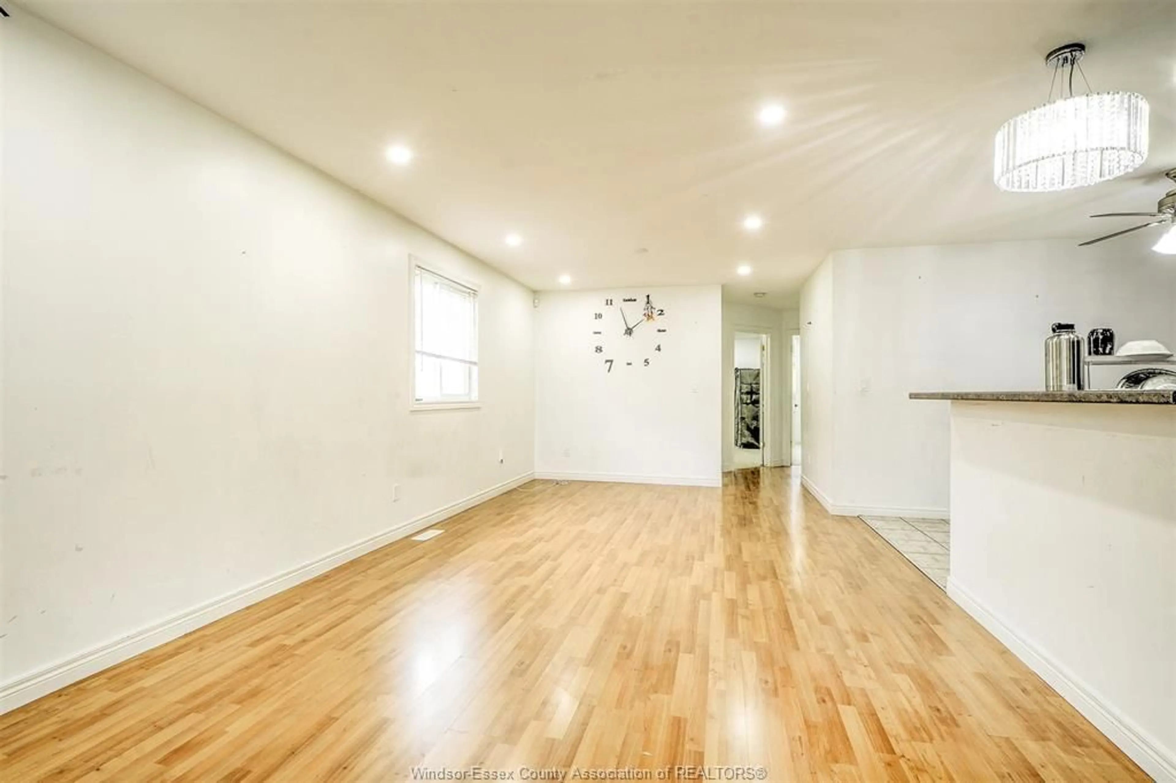 A pic of a room for 1694 SAGEBRUSH Crt, Windsor Ontario N9G 3B8