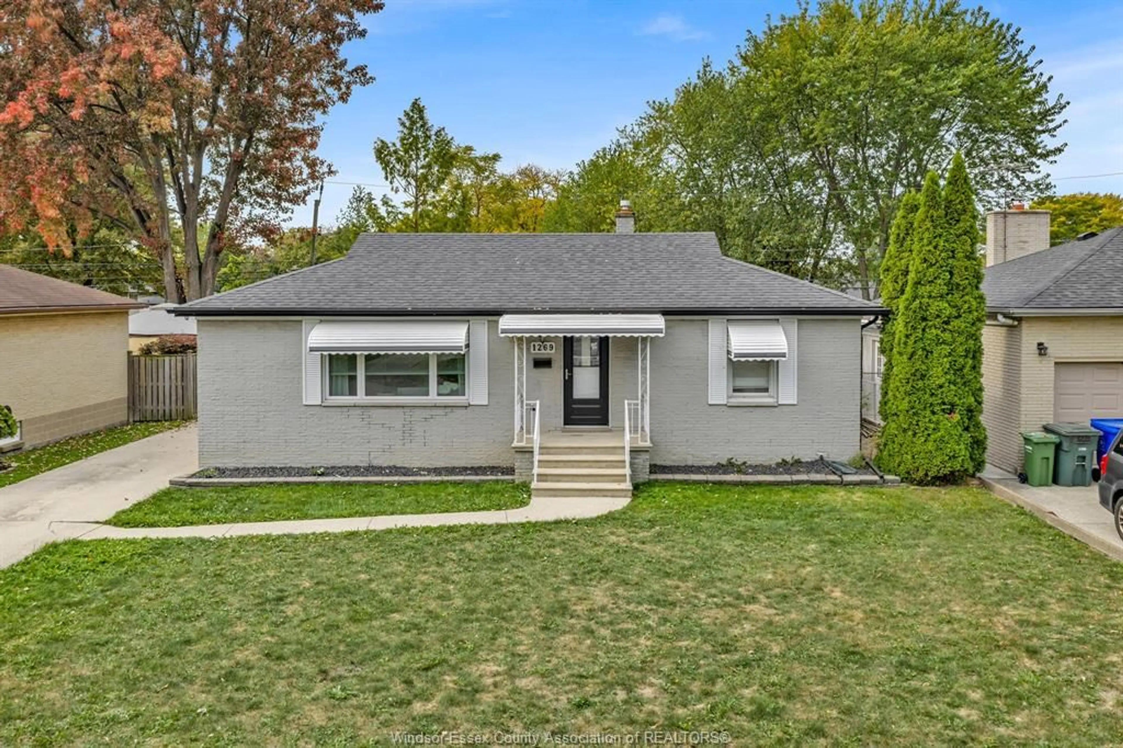 Home with vinyl exterior material, street for 1269 VIRGINIA, Windsor Ontario N8S 2Z1