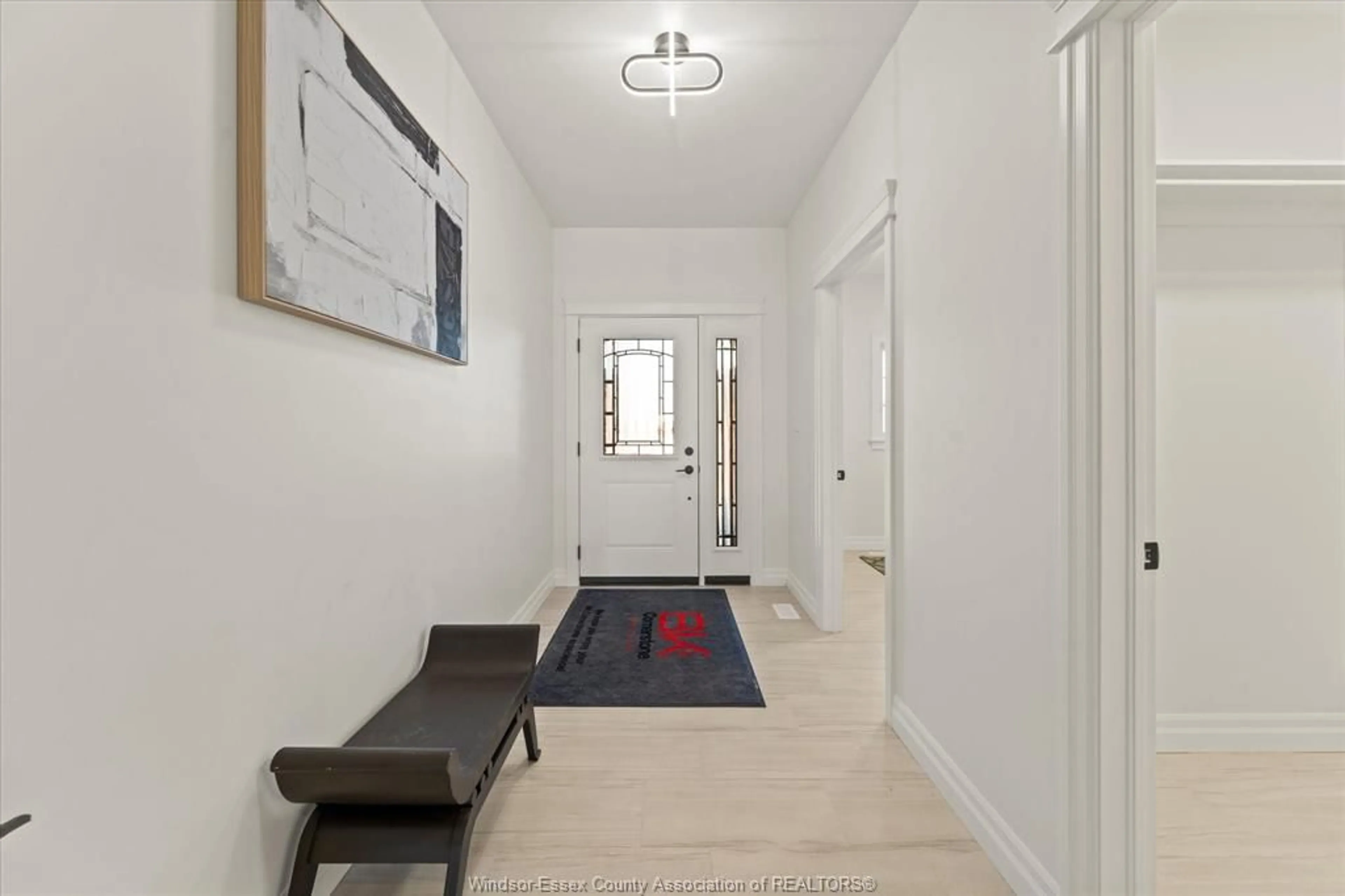 Indoor entryway for 3198 TULLIO Dr, LaSalle Ontario N9H 1H3