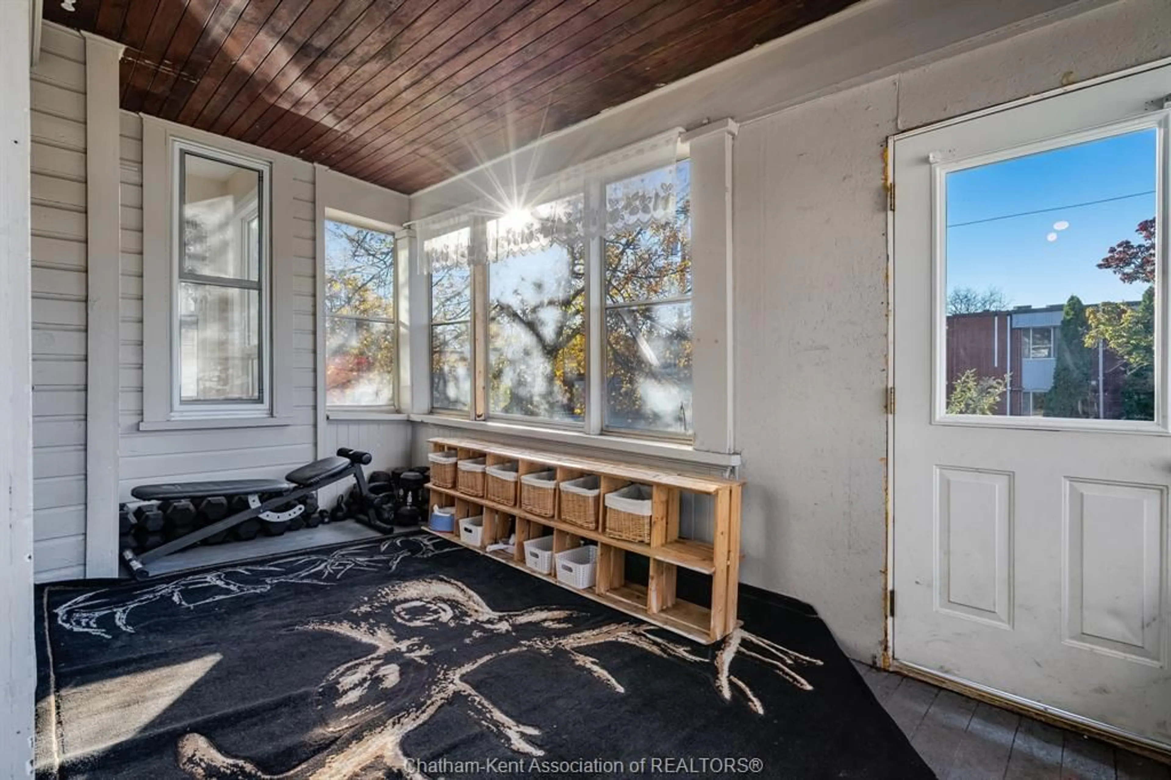 Indoor entryway for 13 Fort St, Tilbury Ontario N0P 2L0