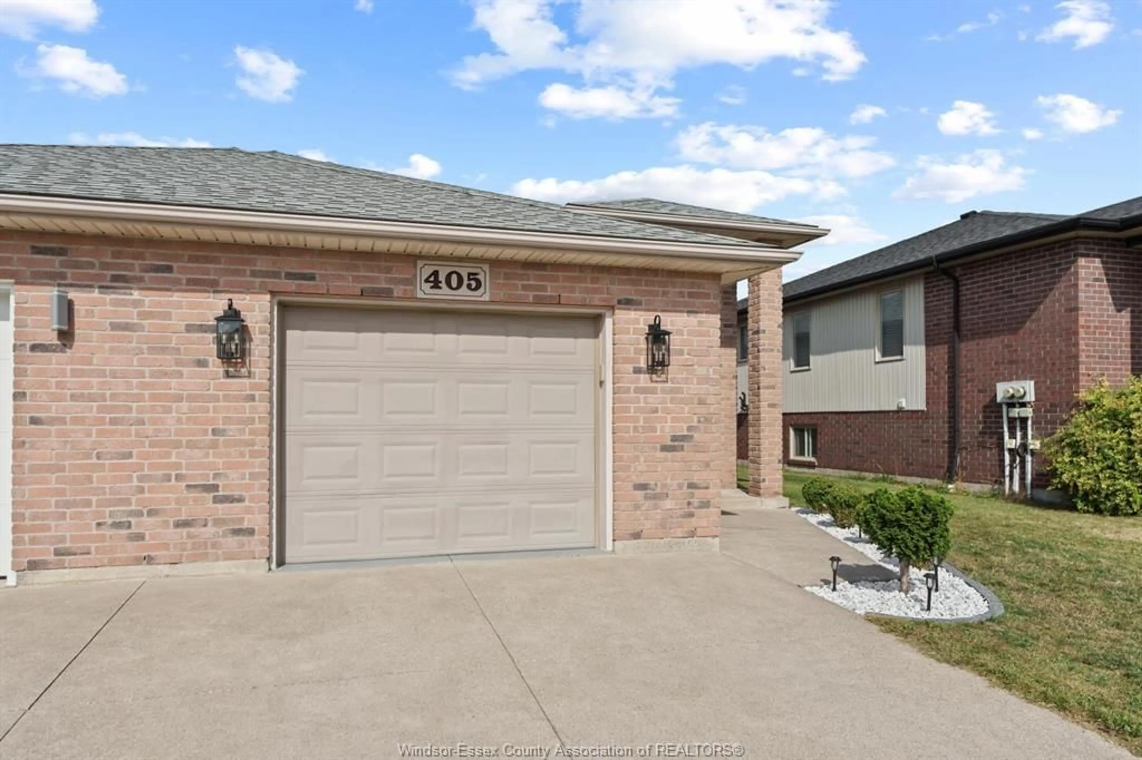 Home with brick exterior material, street for 405 JEWEL St, LaSalle Ontario N9J 3X4