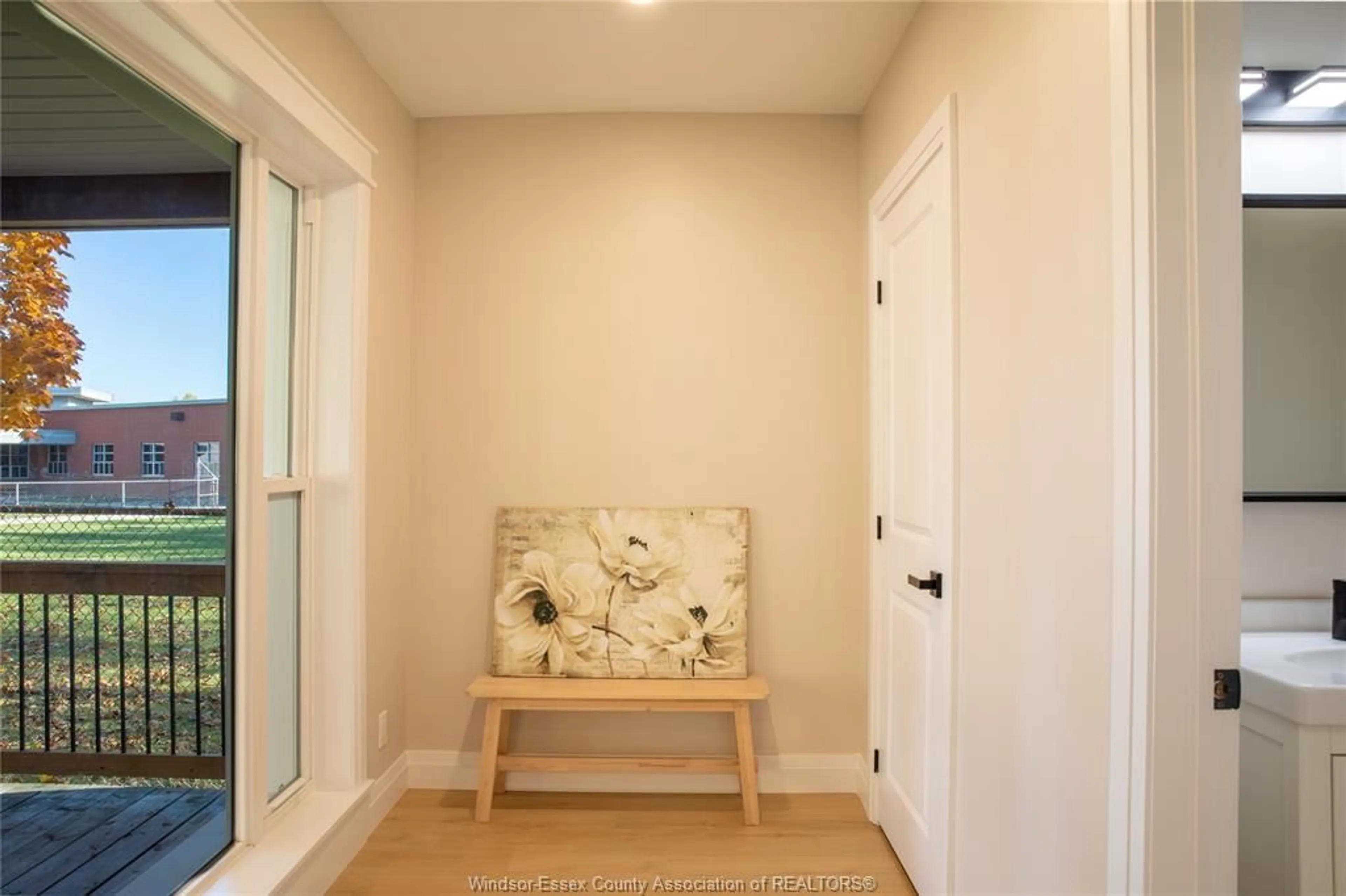 Indoor entryway for 737 CHARLES St, Windsor Ontario N8X 3G7