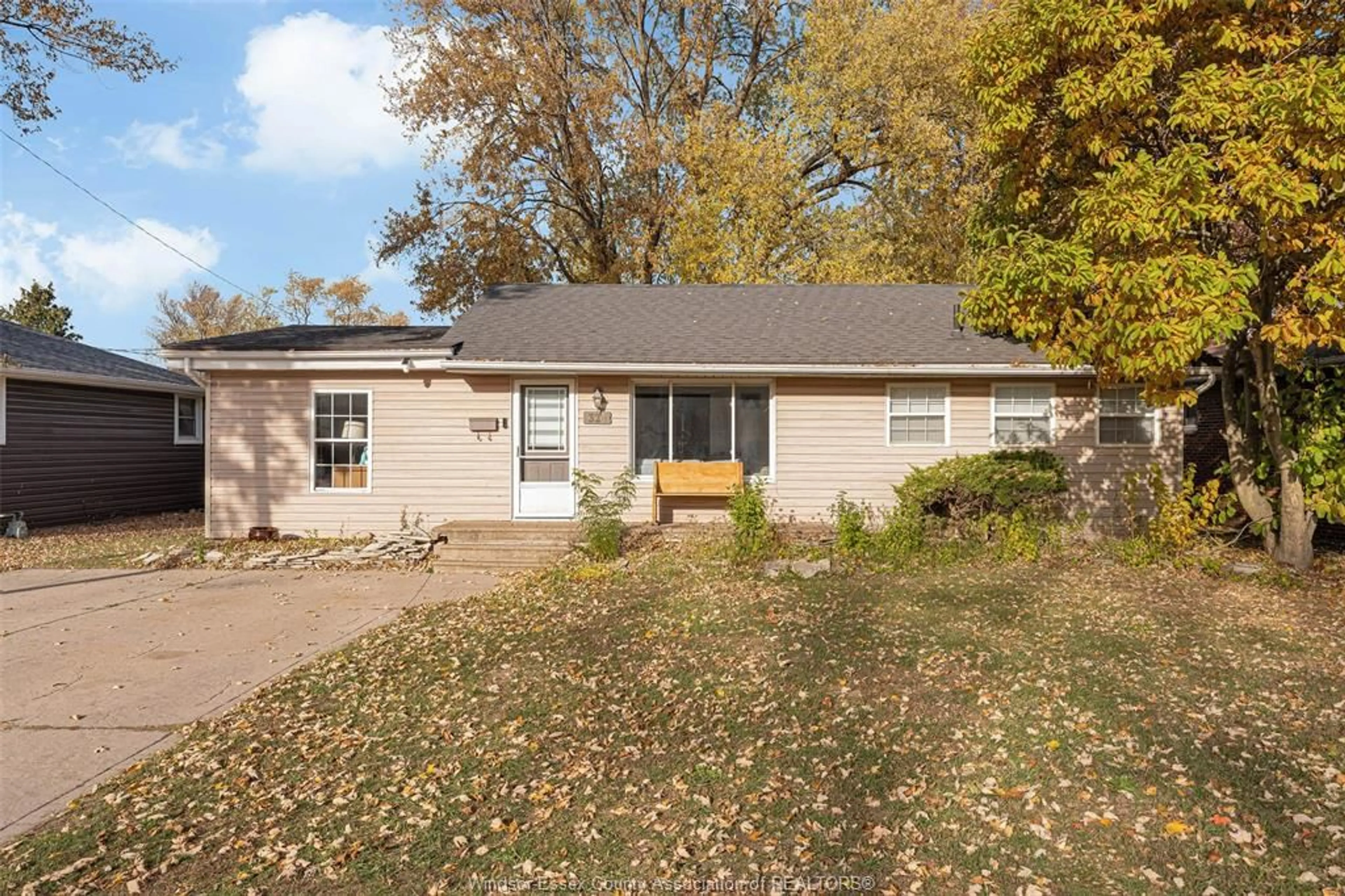 Home with brick exterior material, street for 329 SUPERIOR St, LaSalle Ontario N9J 1H7