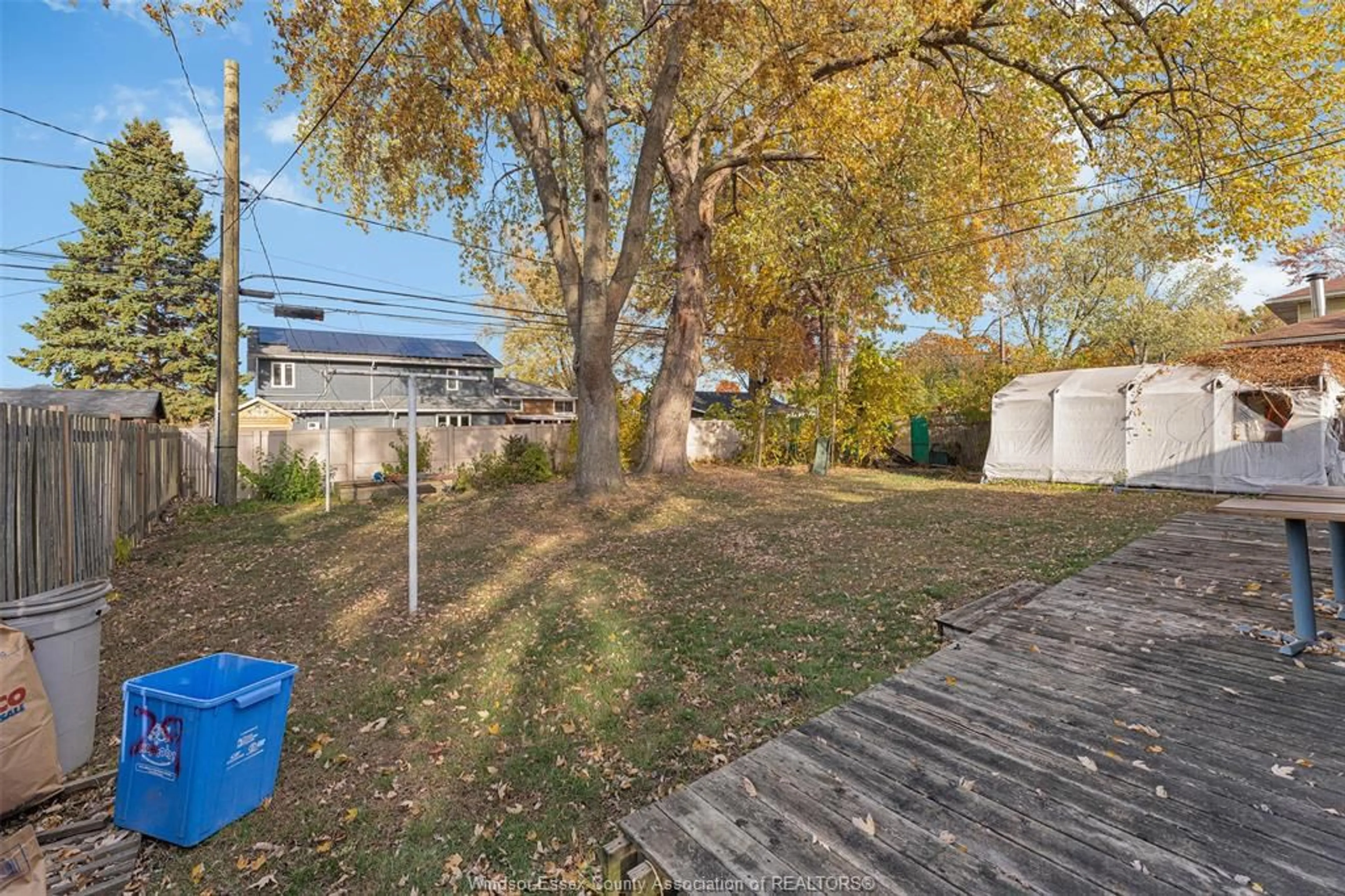 Patio, street for 329 SUPERIOR St, LaSalle Ontario N9J 1H7