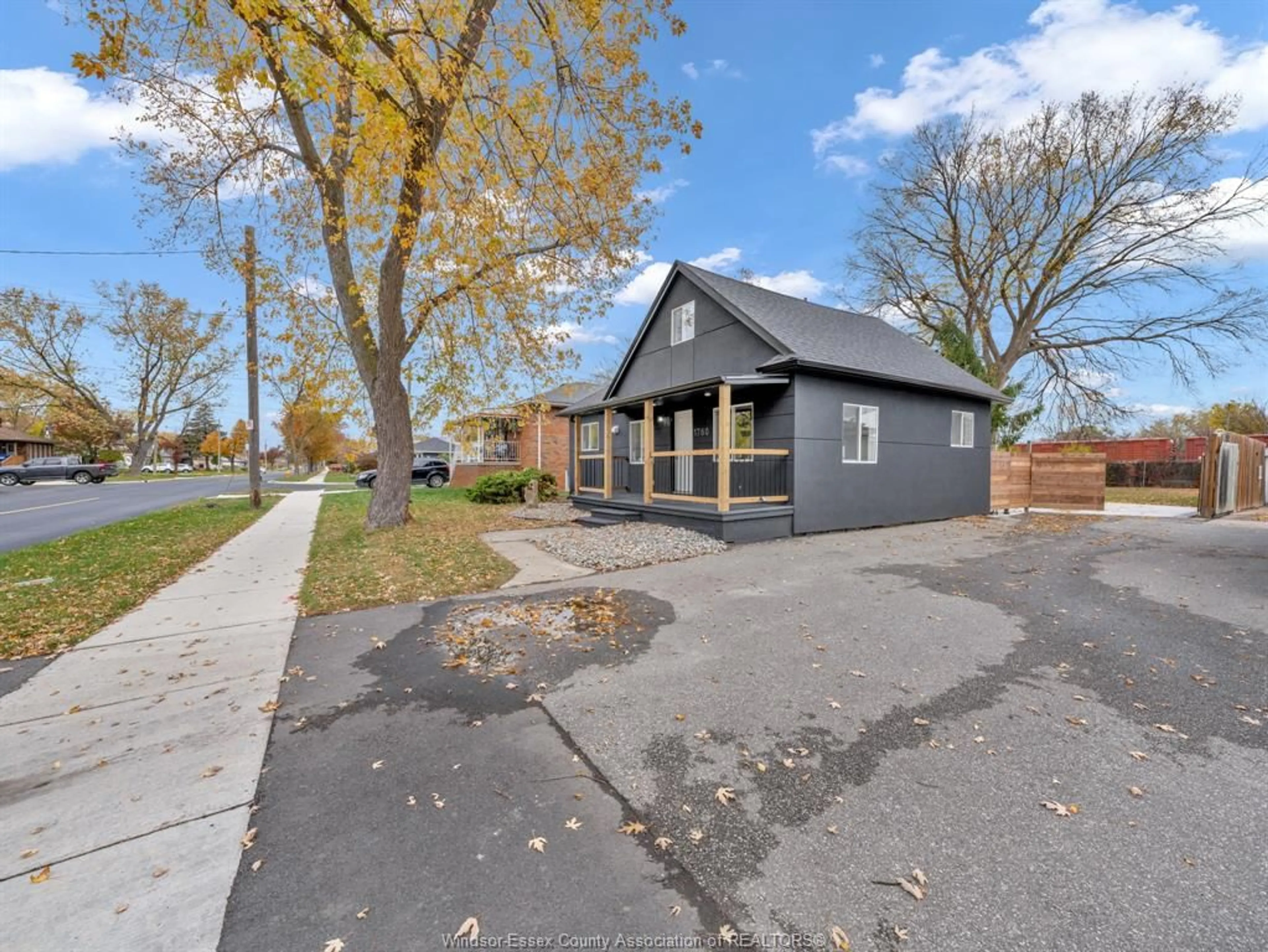 Unknown for 1760 JEFFERSON Blvd, Windsor Ontario N8T 2V8