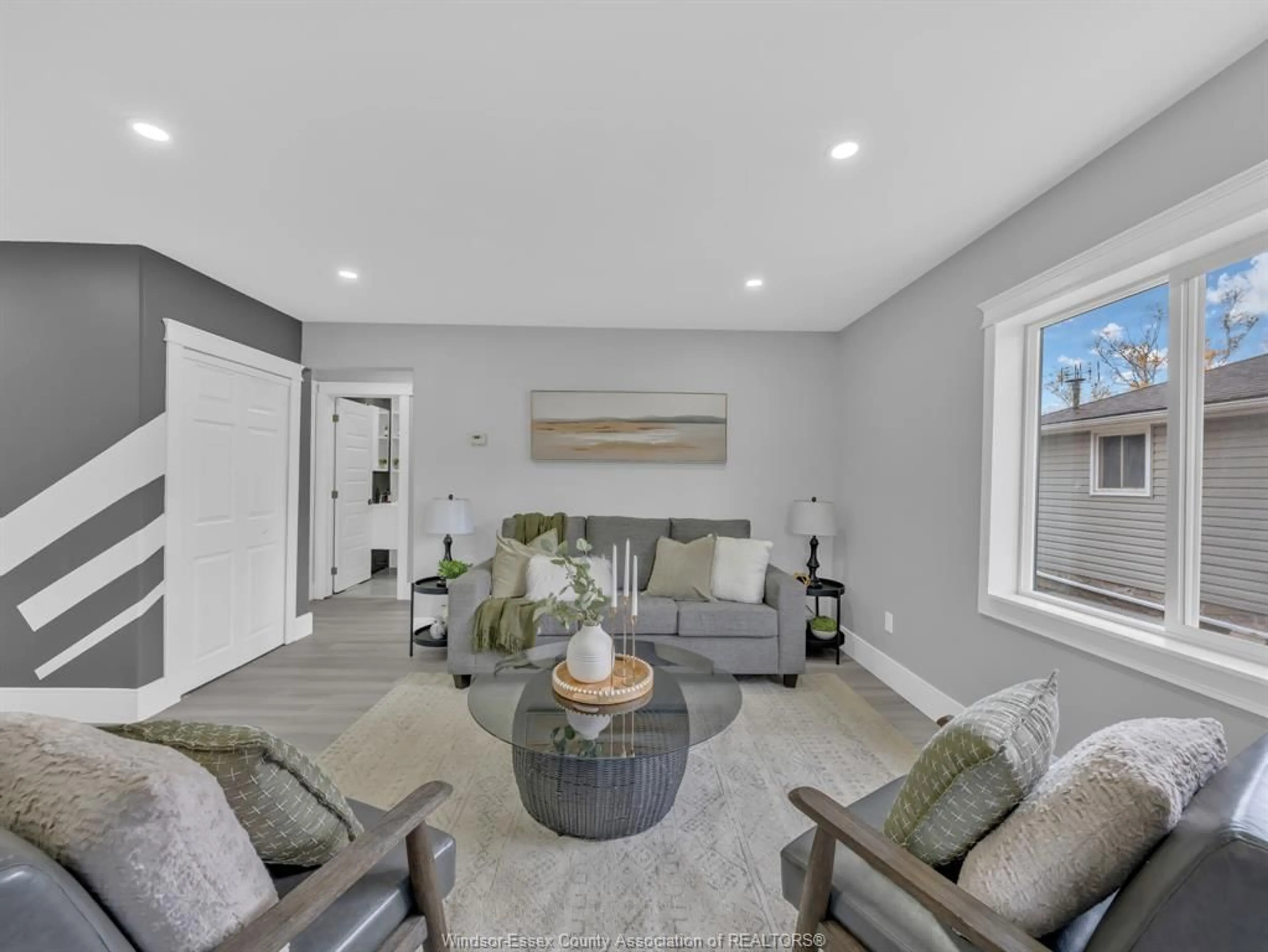 Living room with furniture, unknown for 1760 JEFFERSON Blvd, Windsor Ontario N8T 2V8