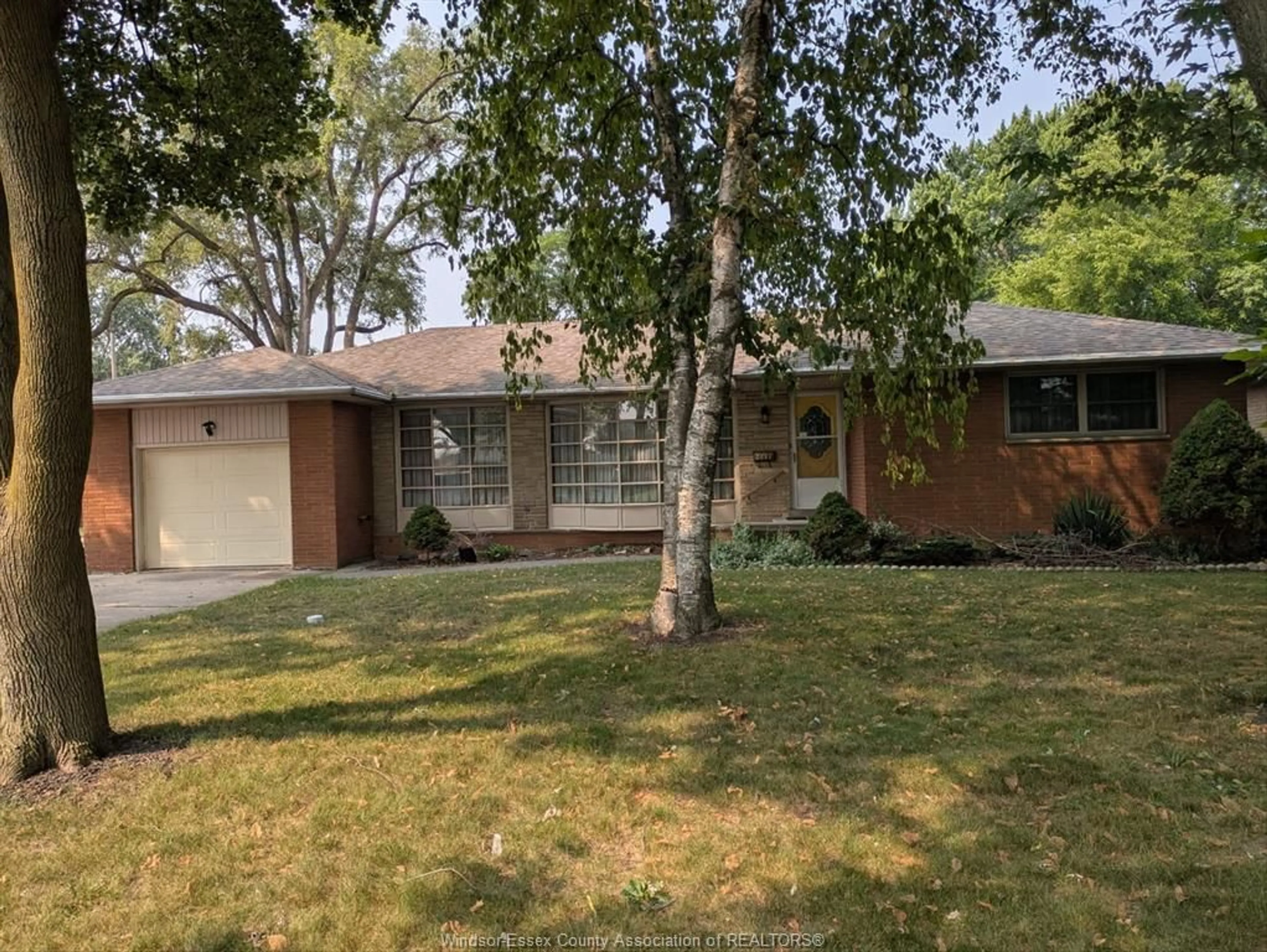 Home with brick exterior material, street for 2797 WESTMINSTER, Windsor Ontario N8T 1Y6