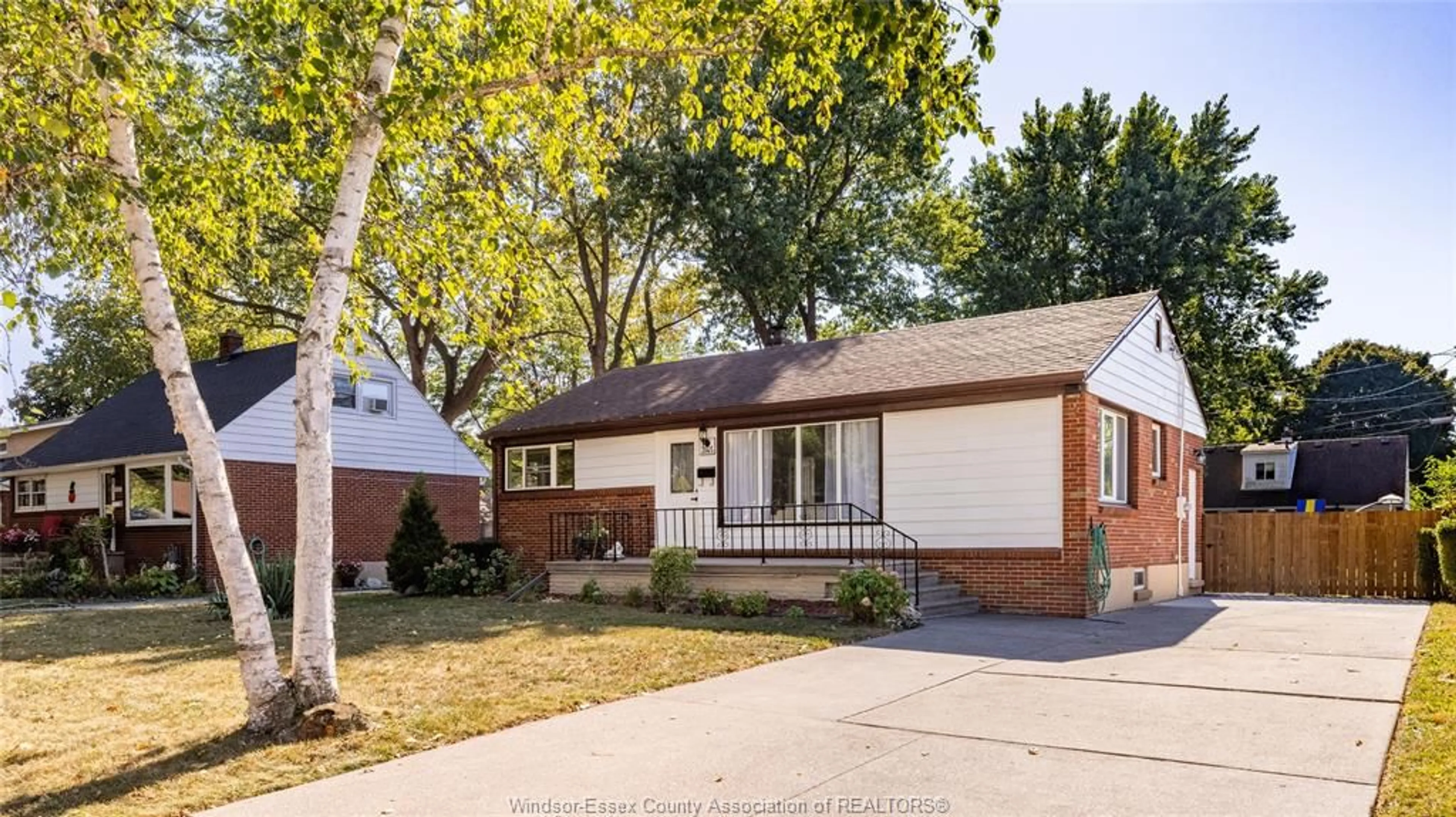 Home with vinyl exterior material, street for 3145 ACADEMY, Windsor Ontario N9E 2H5