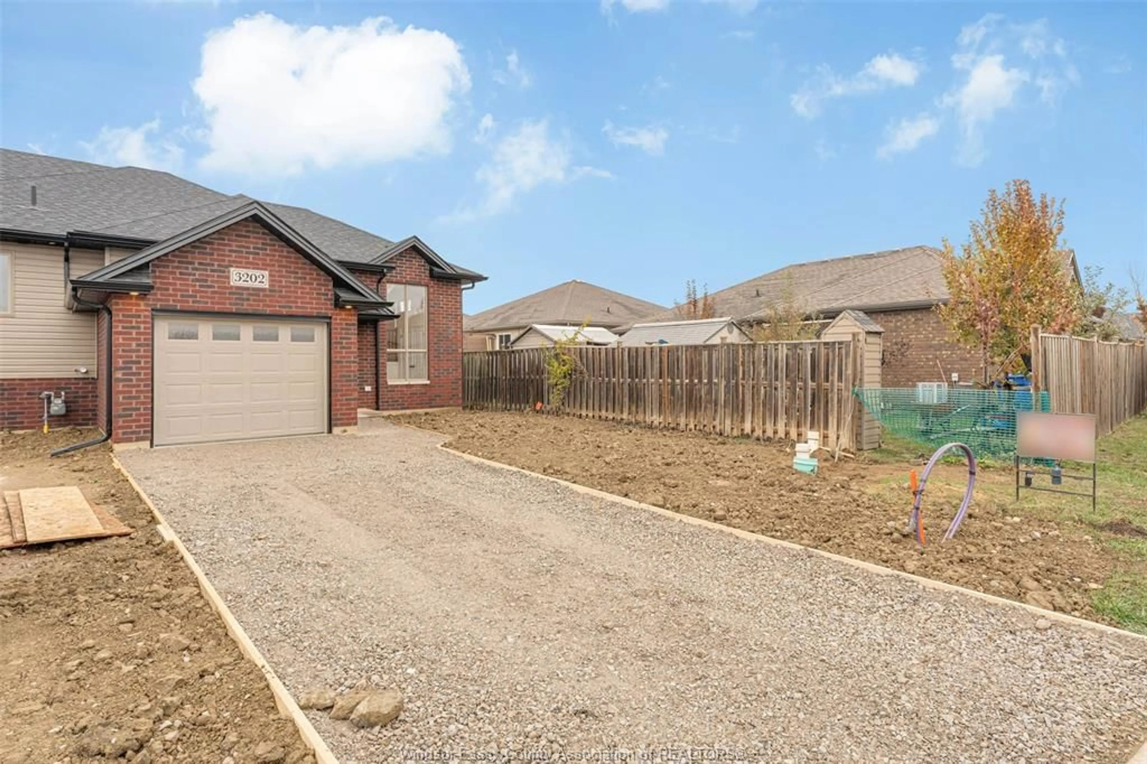 Unknown for 3202 VIOLA Cres, Windsor Ontario N8N 0A1