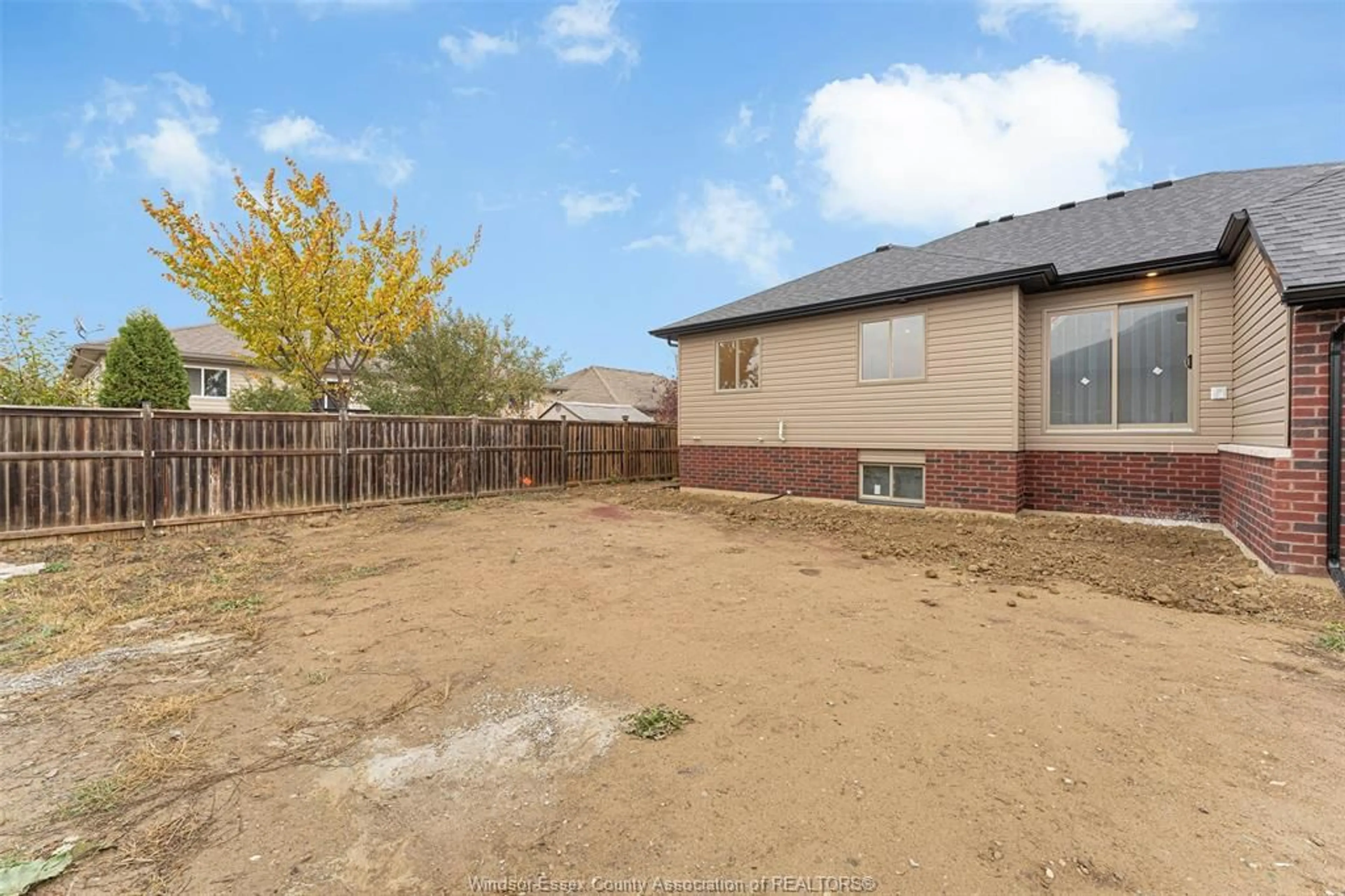 Unknown for 3202 VIOLA Cres, Windsor Ontario N8N 0A1