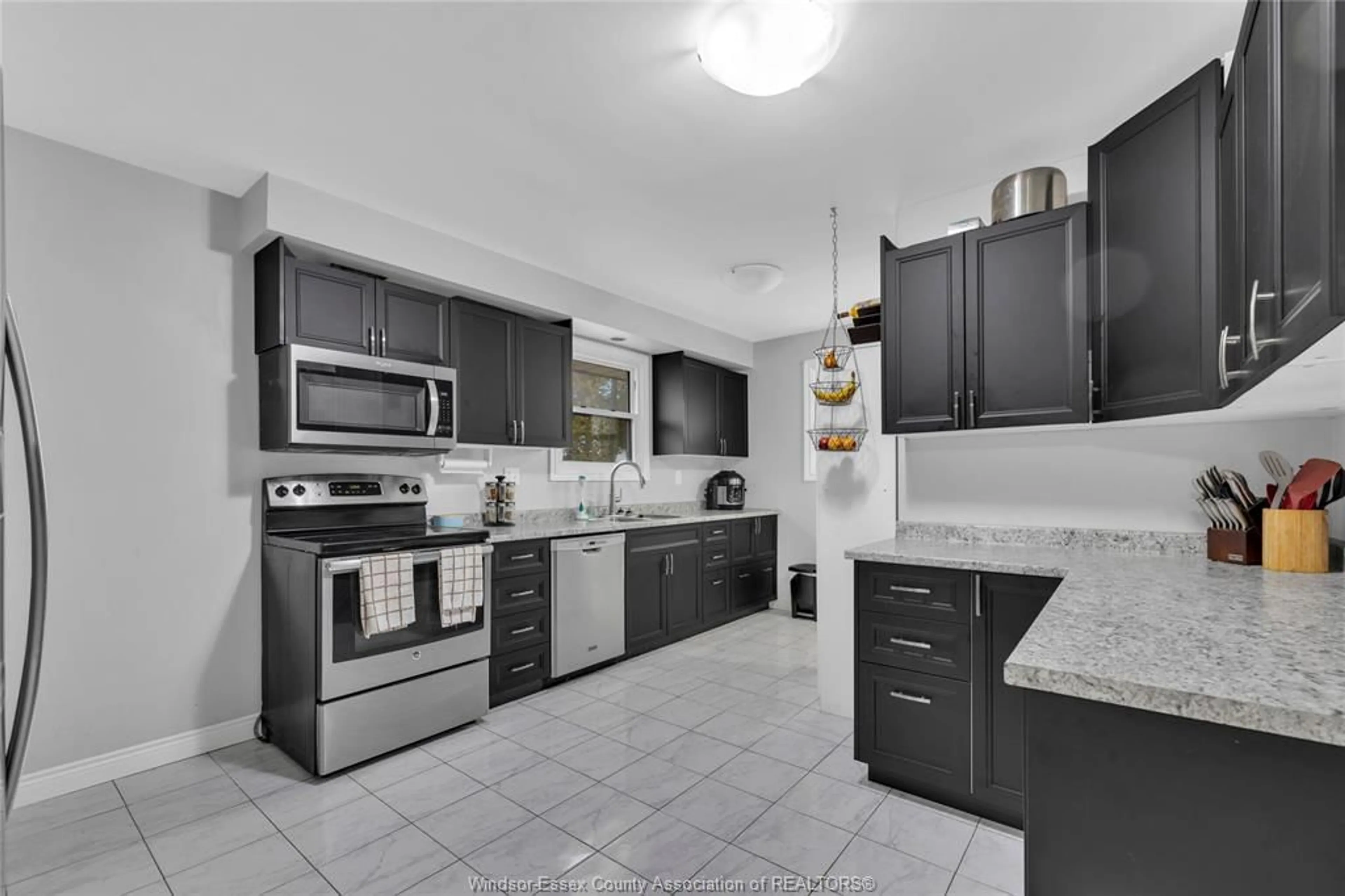 Unknown for 1270 LAURENDEAU, Windsor Ontario N8Y 4B5