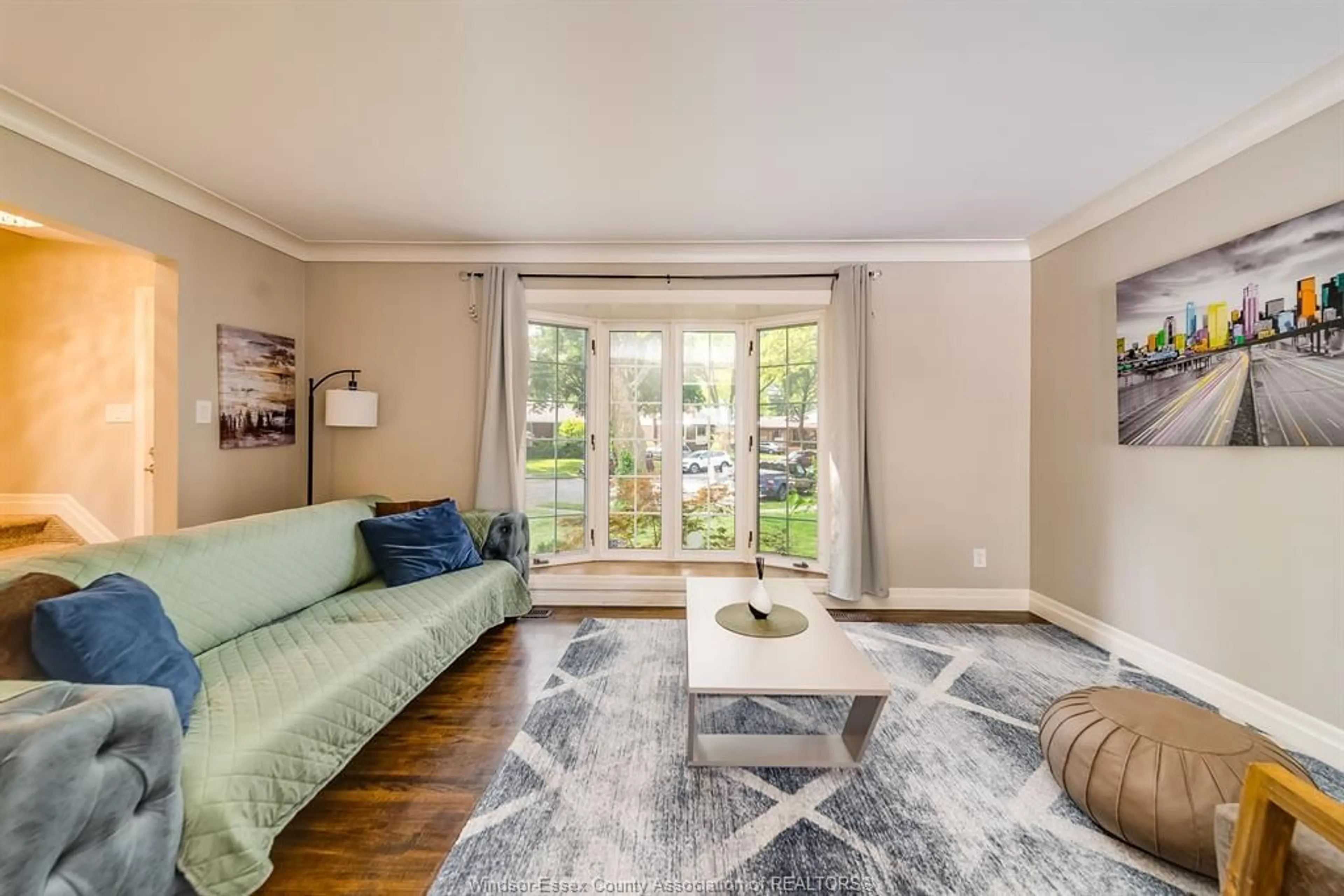 Living room with furniture, unknown for 3536 WOLFE Crt, Windsor Ontario N9C 2B7