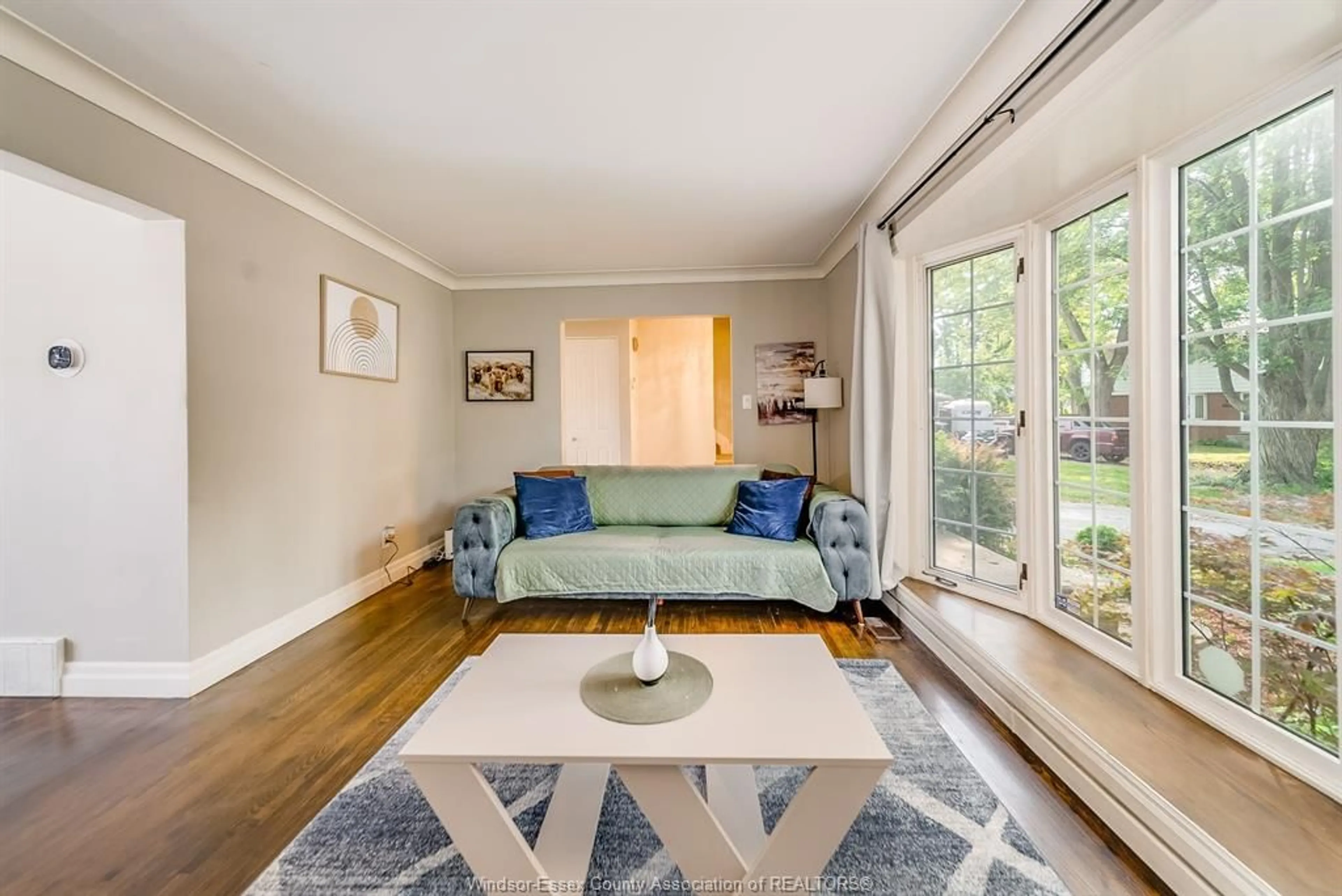 Living room with furniture, unknown for 3536 WOLFE Crt, Windsor Ontario N9C 2B7