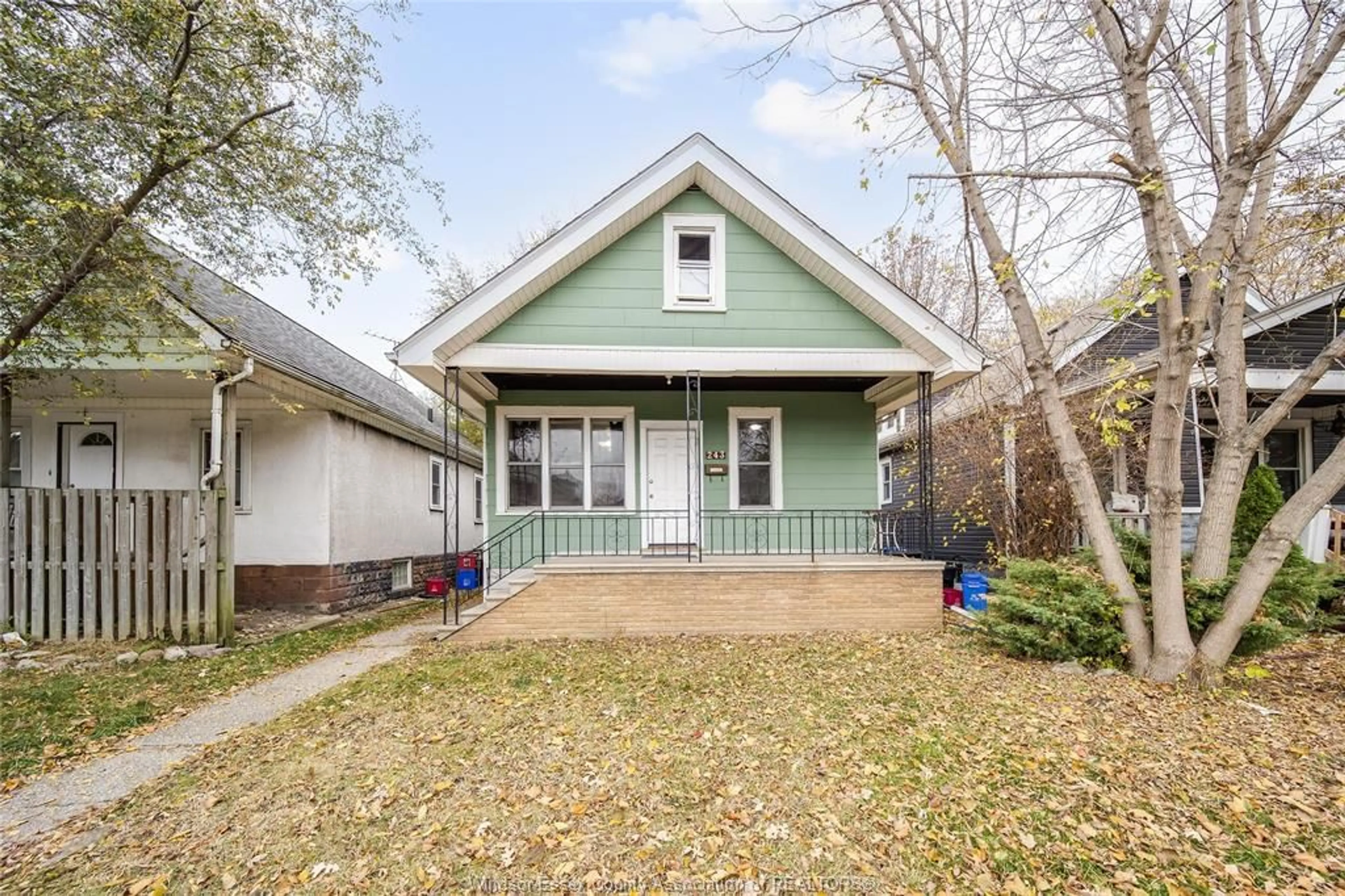 Home with vinyl exterior material, street for 243 JOSEPHINE, Windsor Ontario N9B 2K7