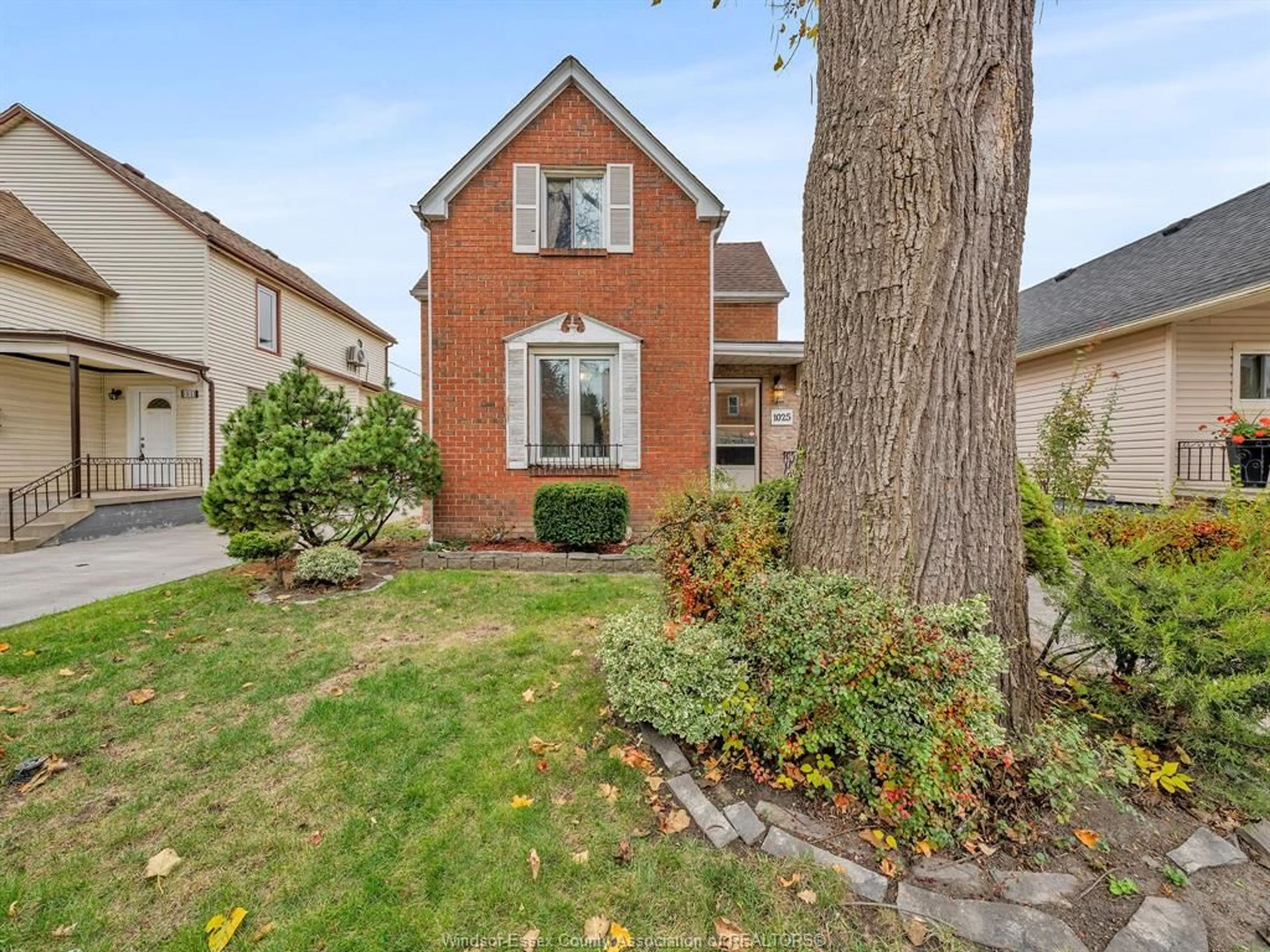 Home with brick exterior material, street for 1025 LANGLOIS Ave, Windsor Ontario N9A 2H4