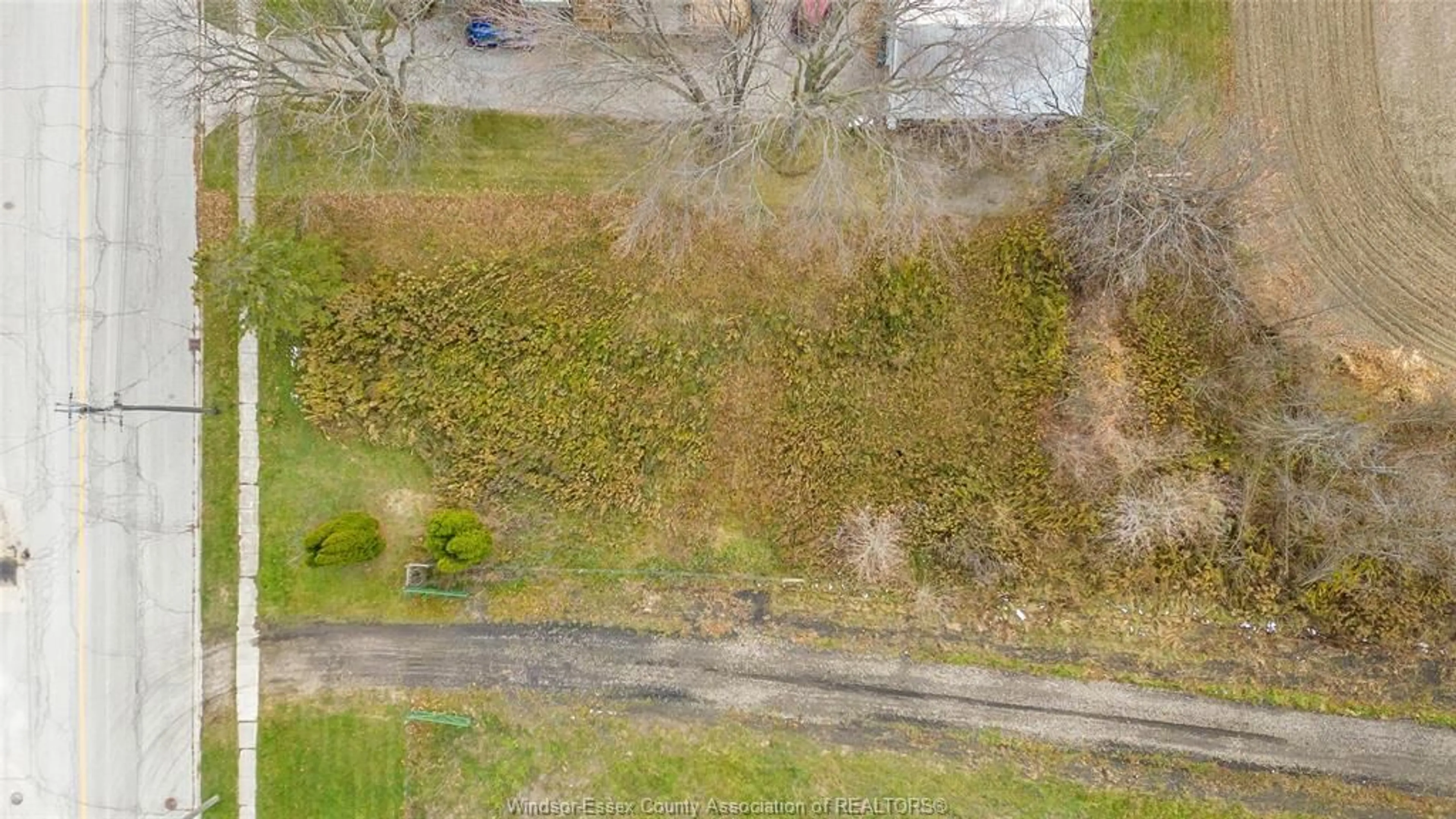 A pic from outside/outdoor area/front of a property/back of a property/a pic from drone, street for 123 ERIE ST. S., Merlin Ontario N0P 1W0