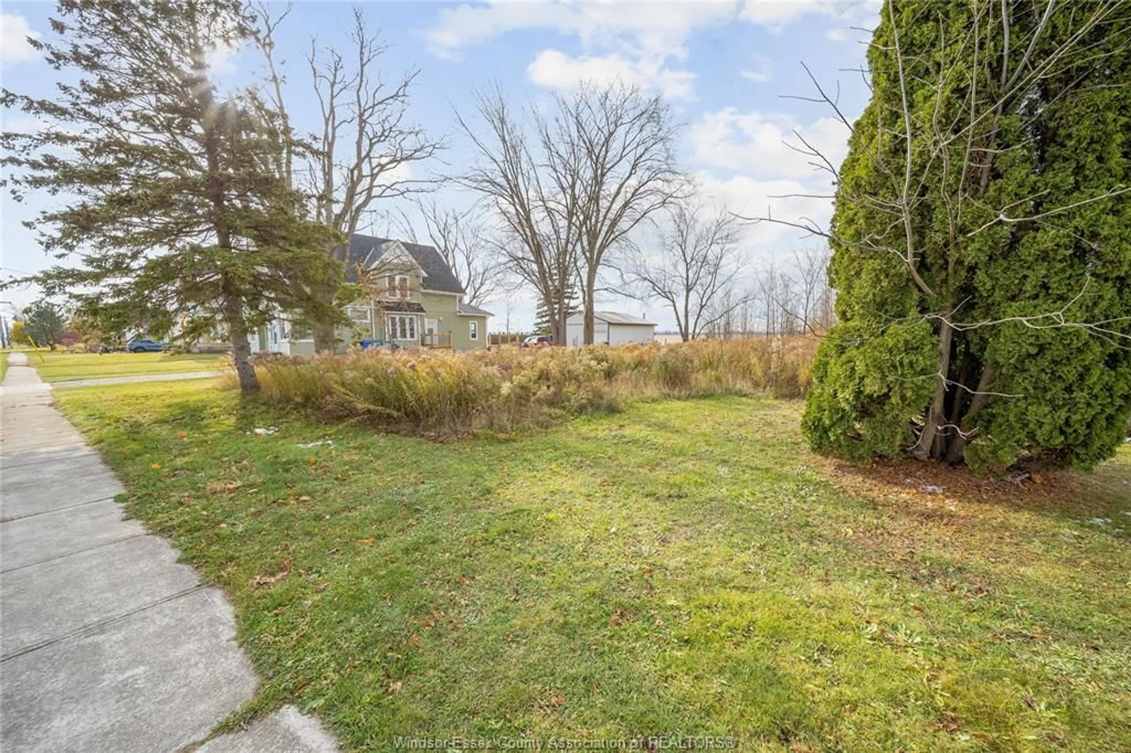 Patio, water/lake/river/ocean view for 123 ERIE ST. S., Merlin Ontario N0P 1W0
