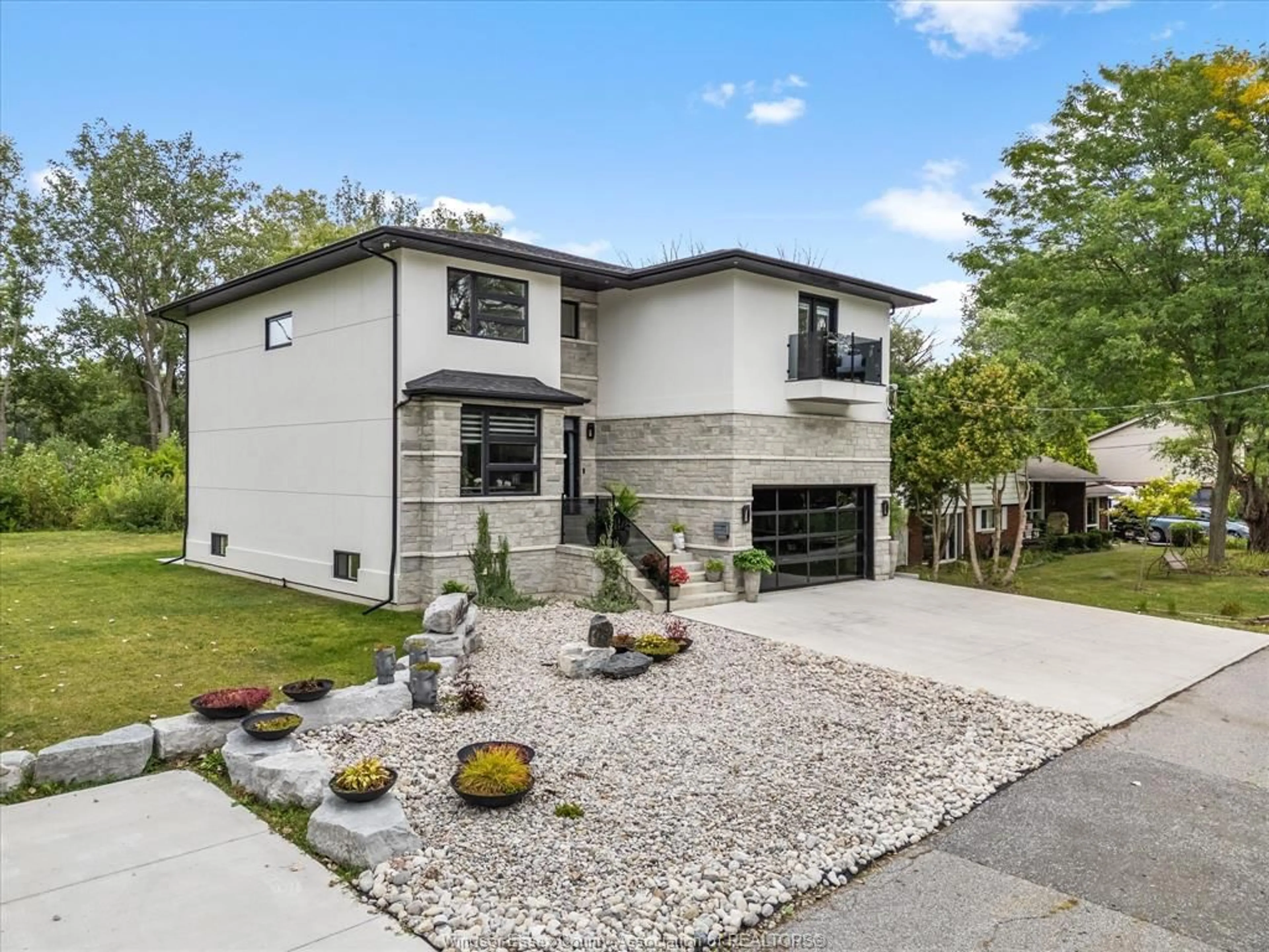 Home with brick exterior material, street for 15 MAJOR Blvd, LaSalle Ontario N9J 1C6