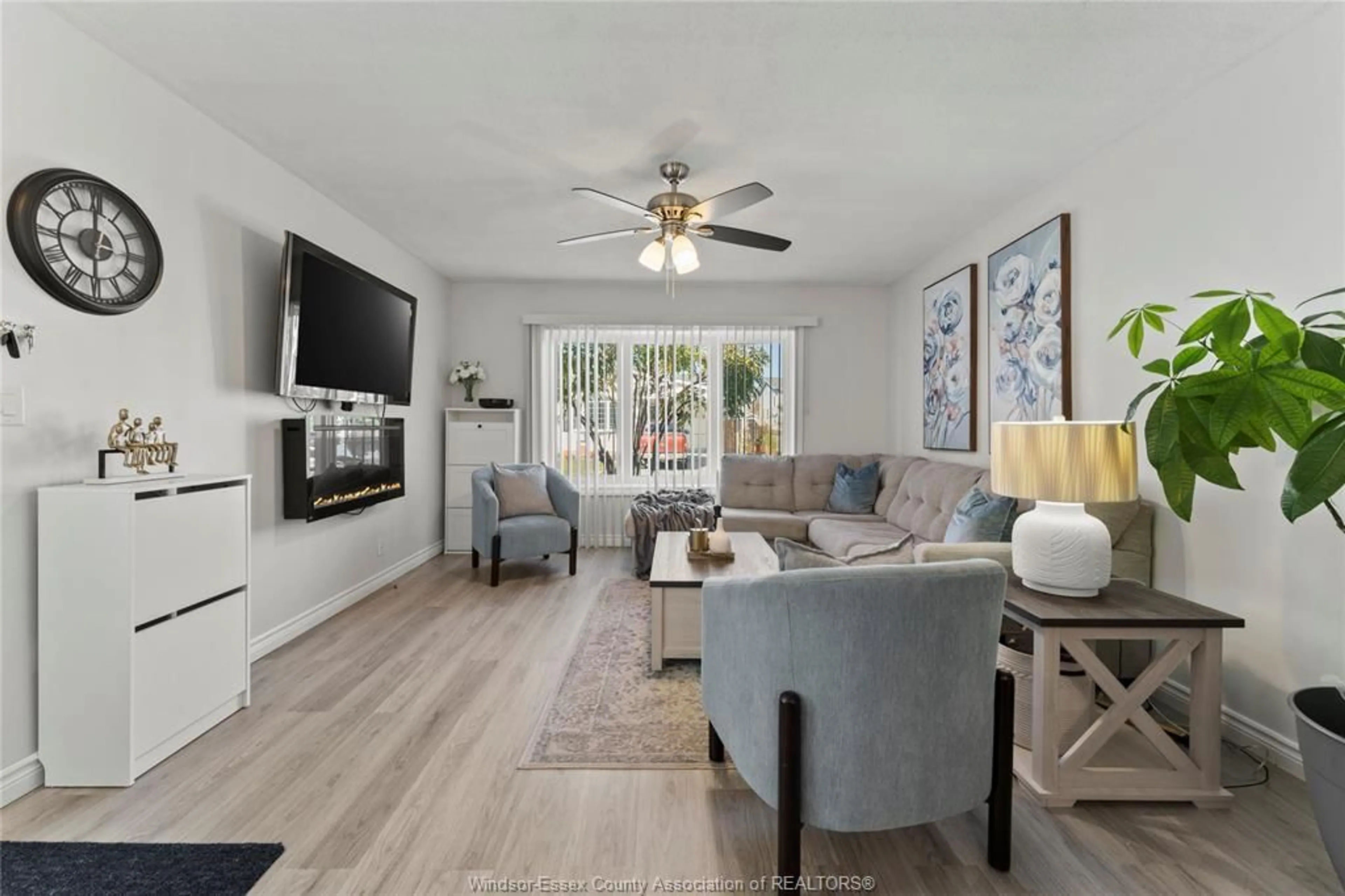 Living room with furniture, unknown for 43 CHERRY St, McGregor Ontario N0R 1J0