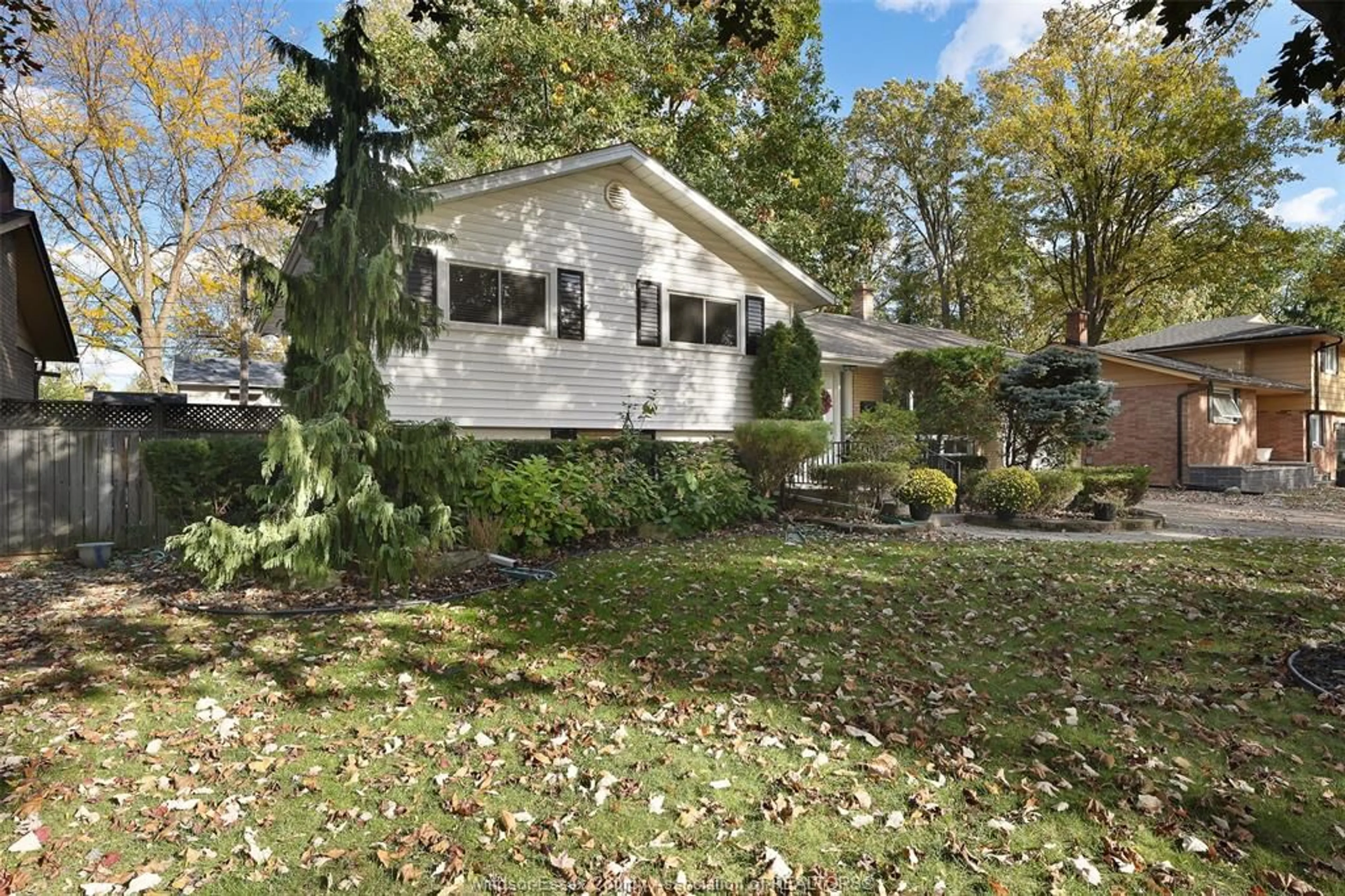 Home with vinyl exterior material, street for 3348 RANDOLPH, Windsor Ontario N9E 3E7