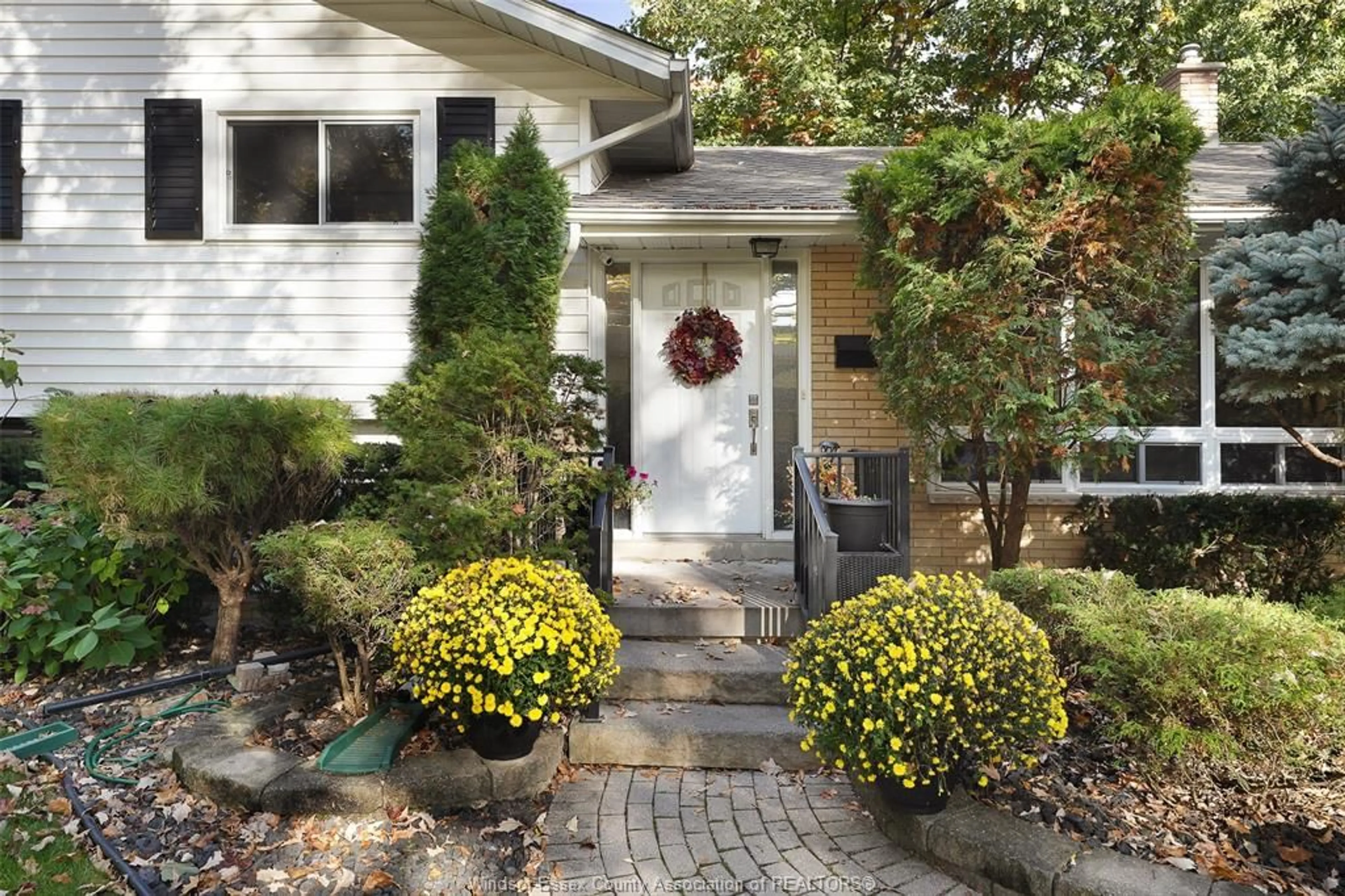 Unknown for 3348 RANDOLPH, Windsor Ontario N9E 3E7