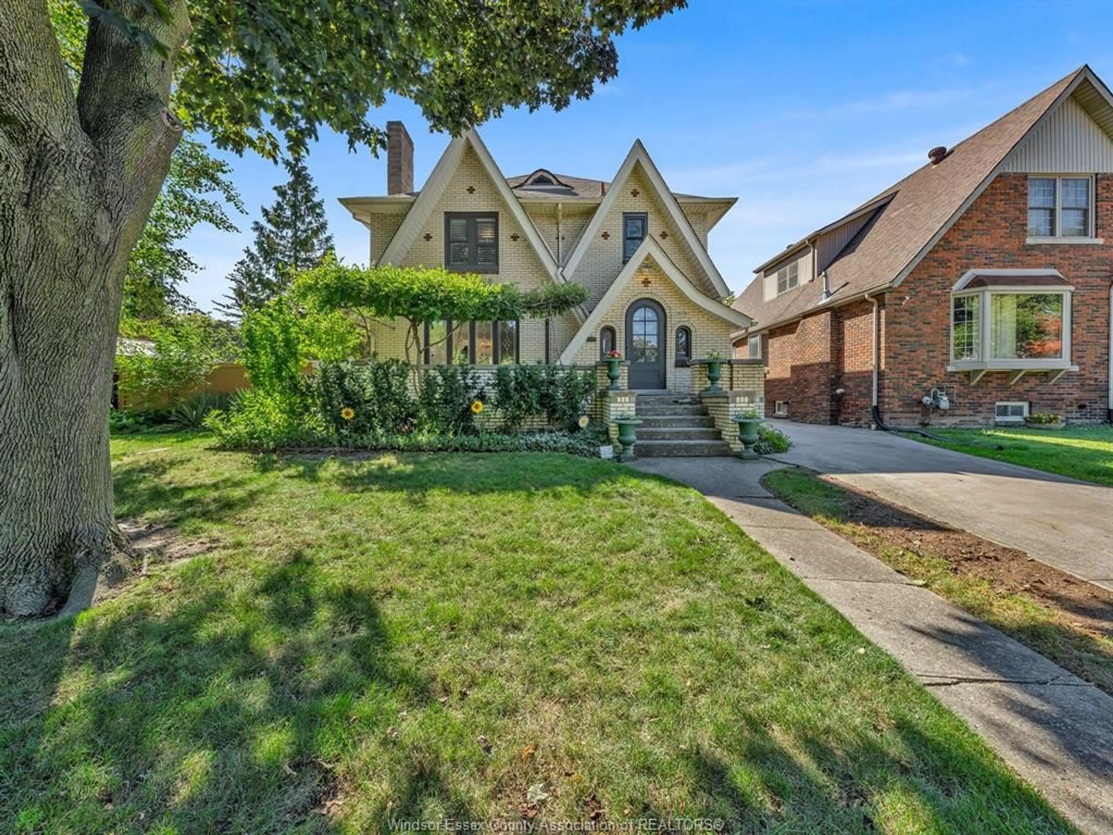 Home with brick exterior material, street for 2239 VICTORIA AVE, Windsor Ontario N8X 1R2