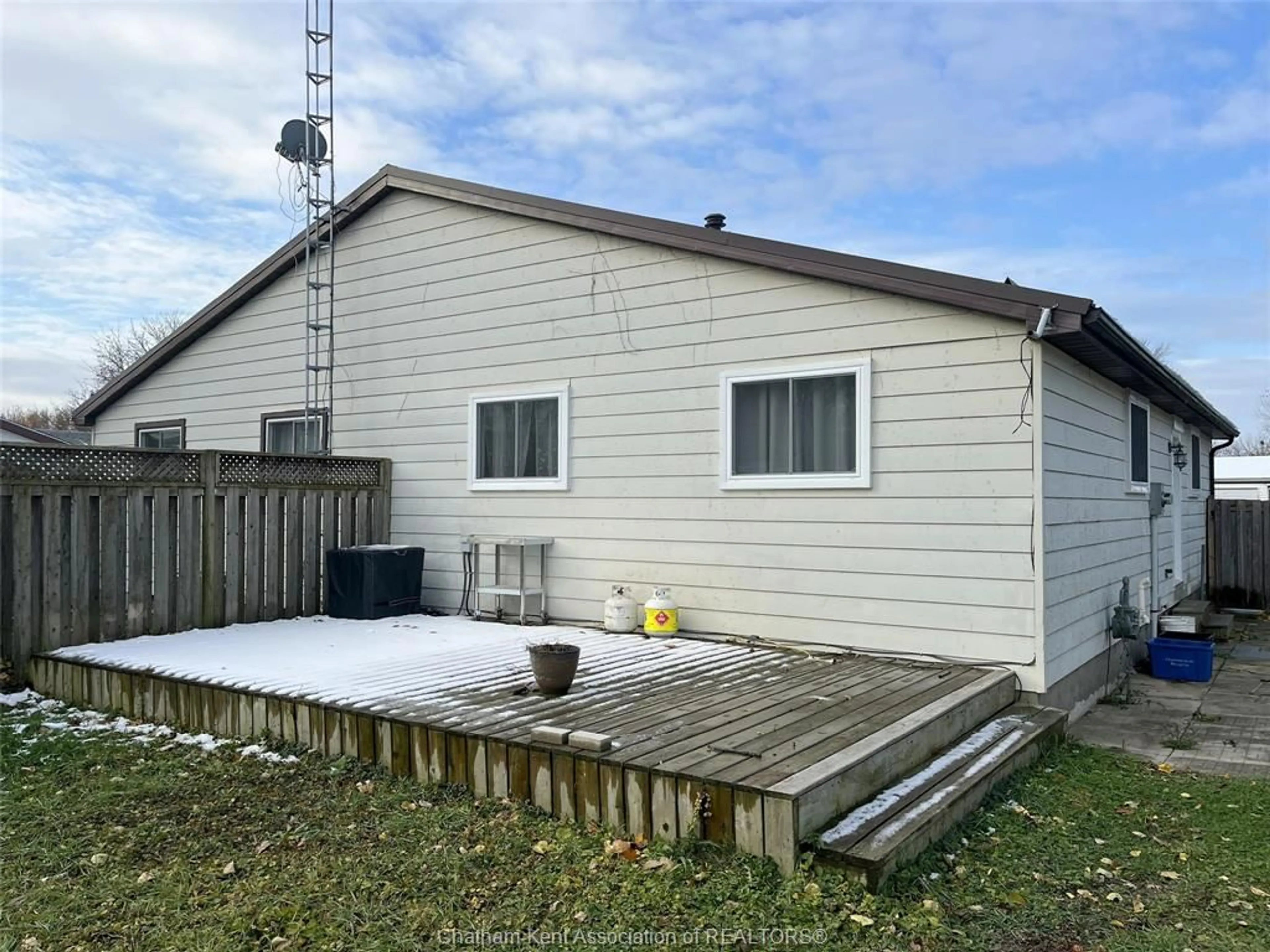 Shed for 44 LARKWOOD St, Wallaceburg Ontario N8A 4T5