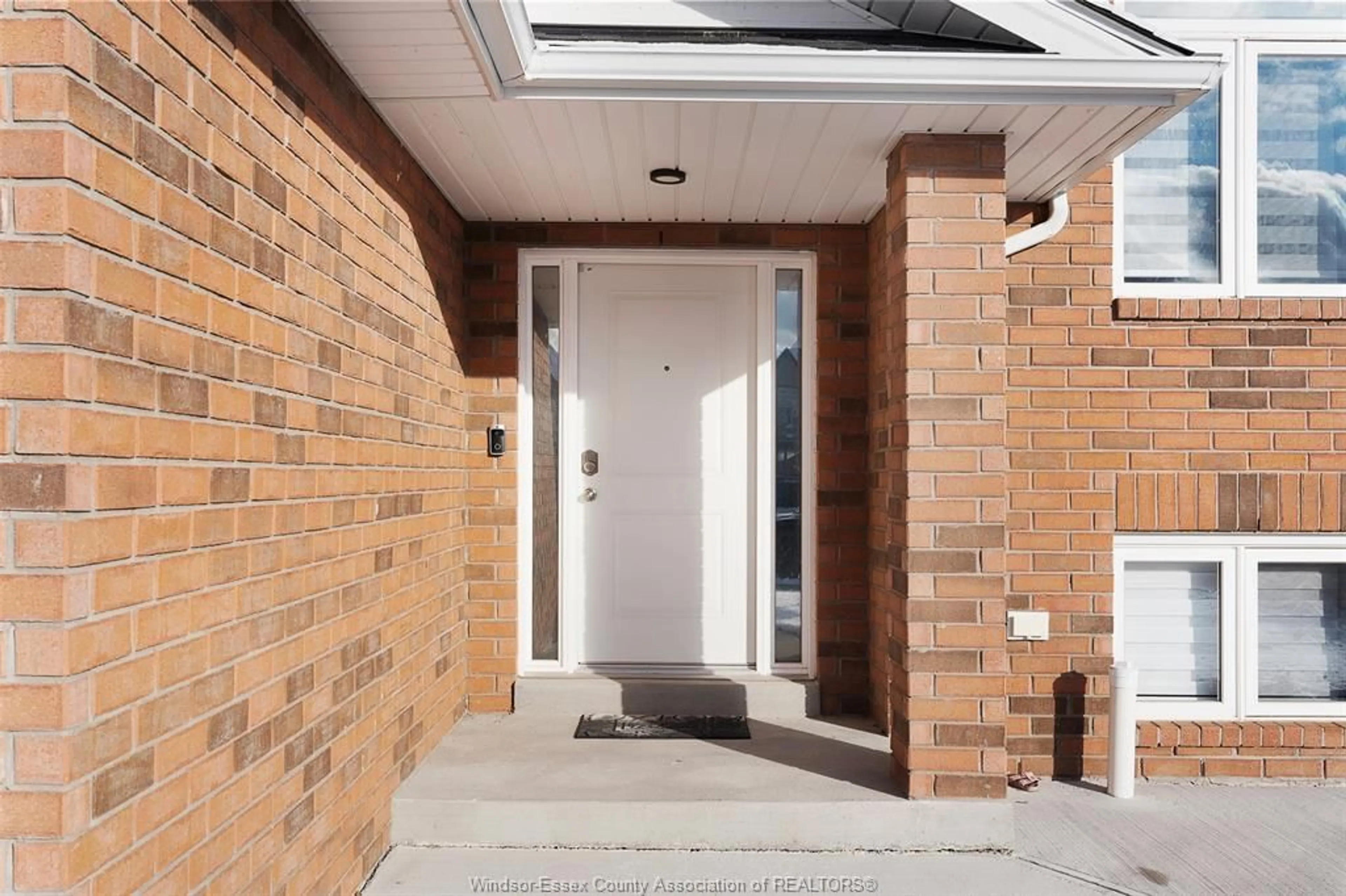 Home with brick exterior material, street for 1118 ICEWATER AVENUE, Windsor Ontario N8P 1X4