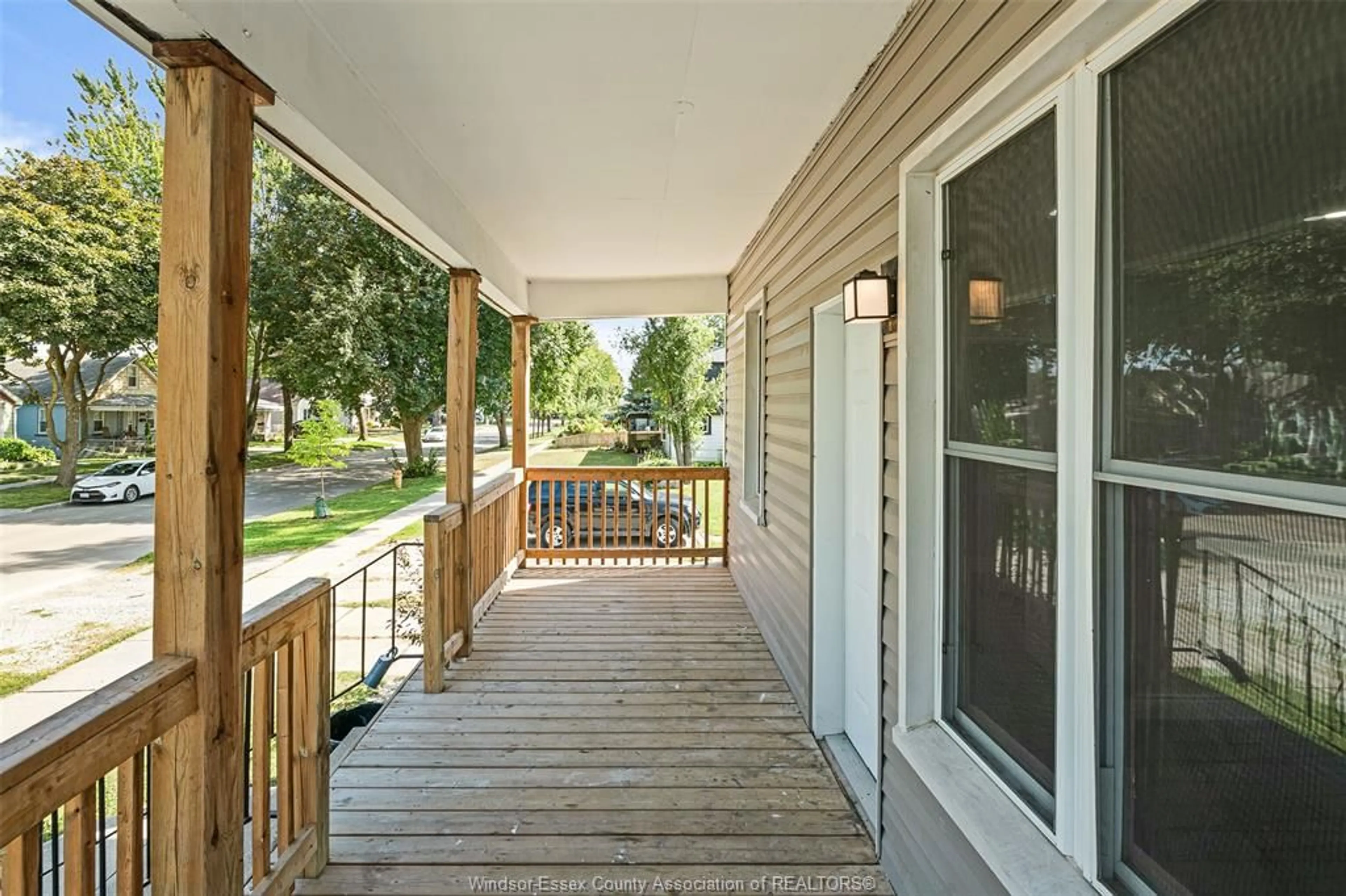 Patio, street for 2409 ALEXIS, Windsor Ontario N9A 3J6