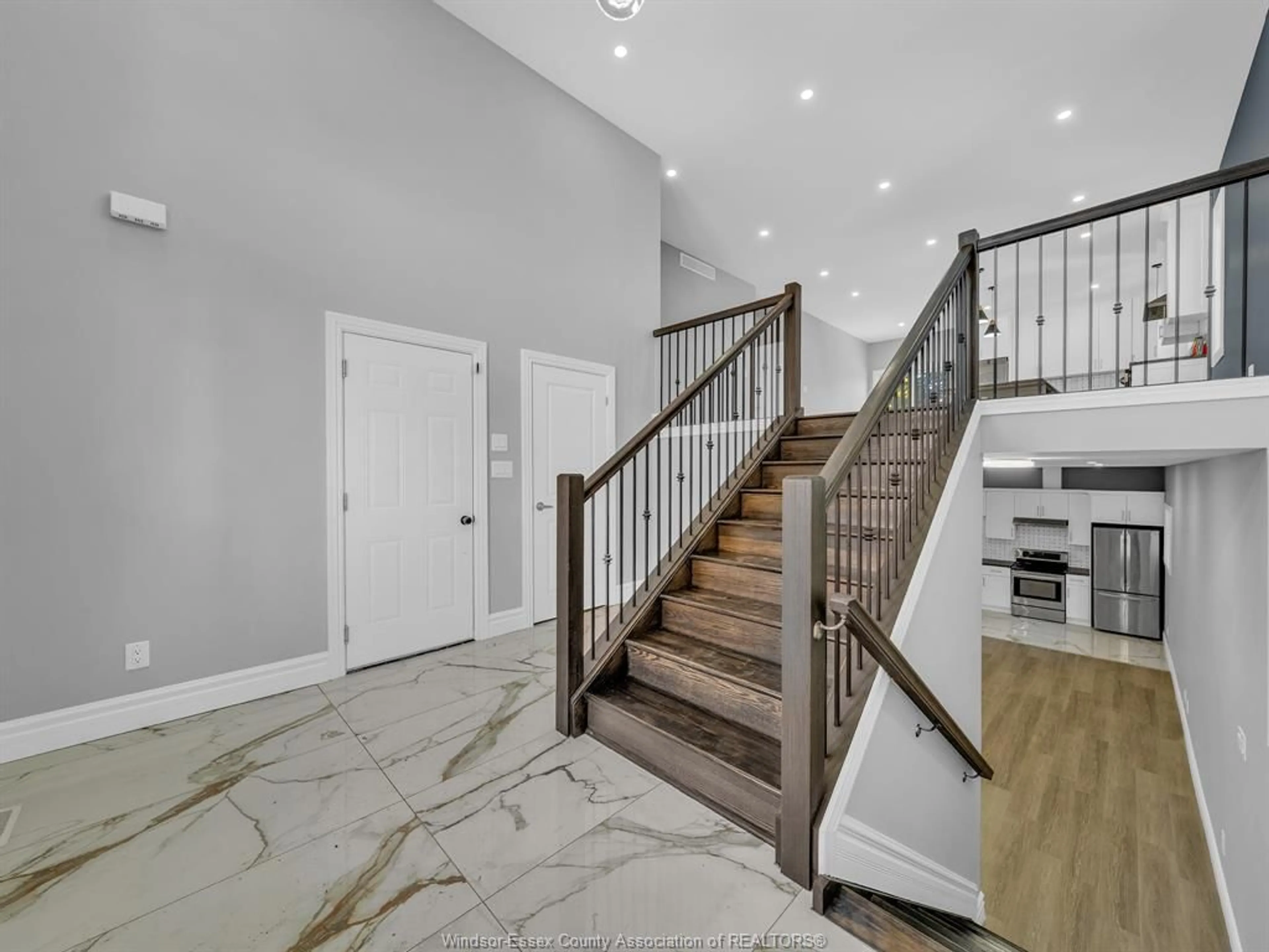 Unknown for 1663 BETTS Ave, Windsor Ontario N9B 3L4