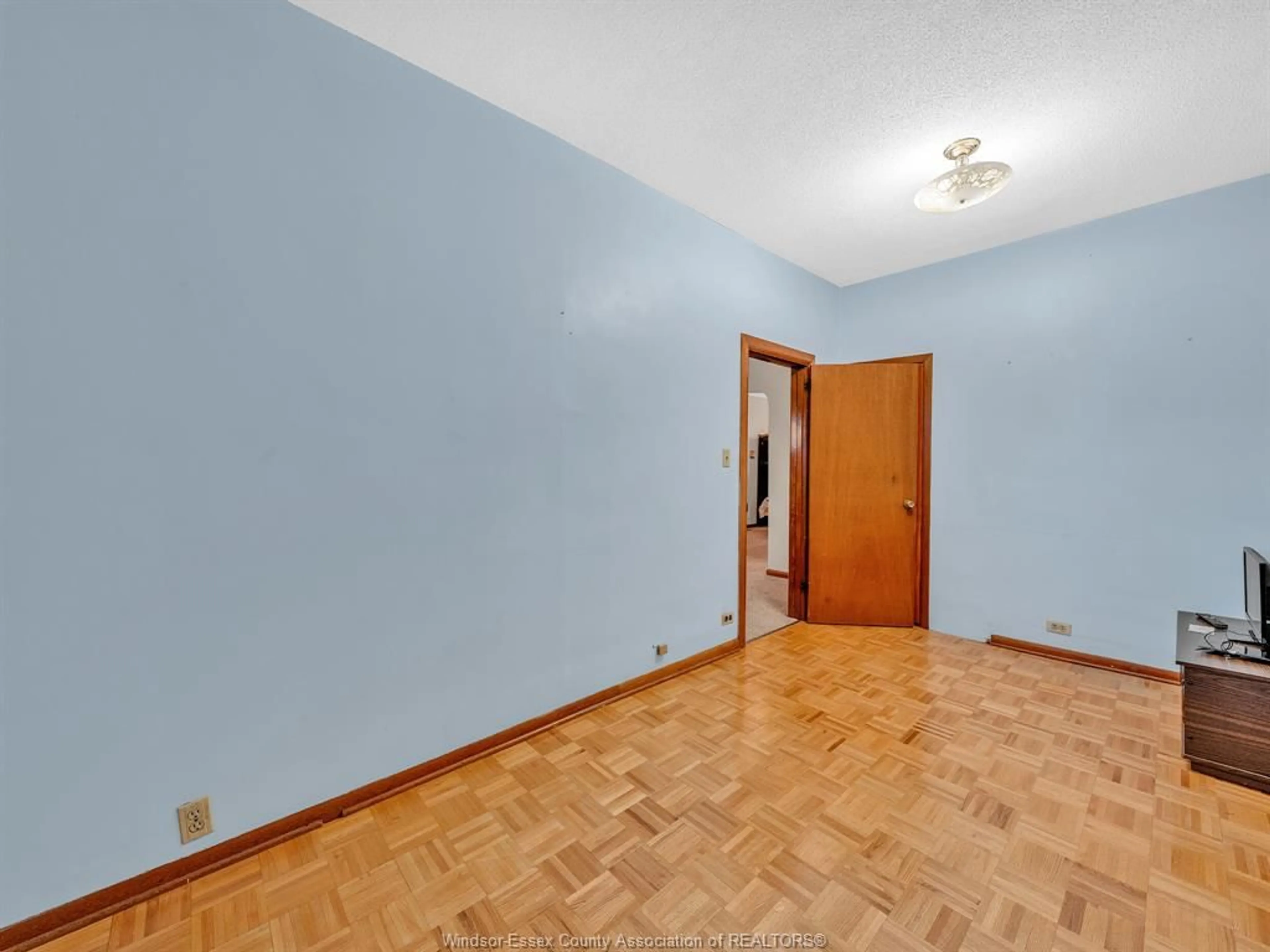 A pic of a room for 982 Langlois, Windsor Ontario N9A 2H3