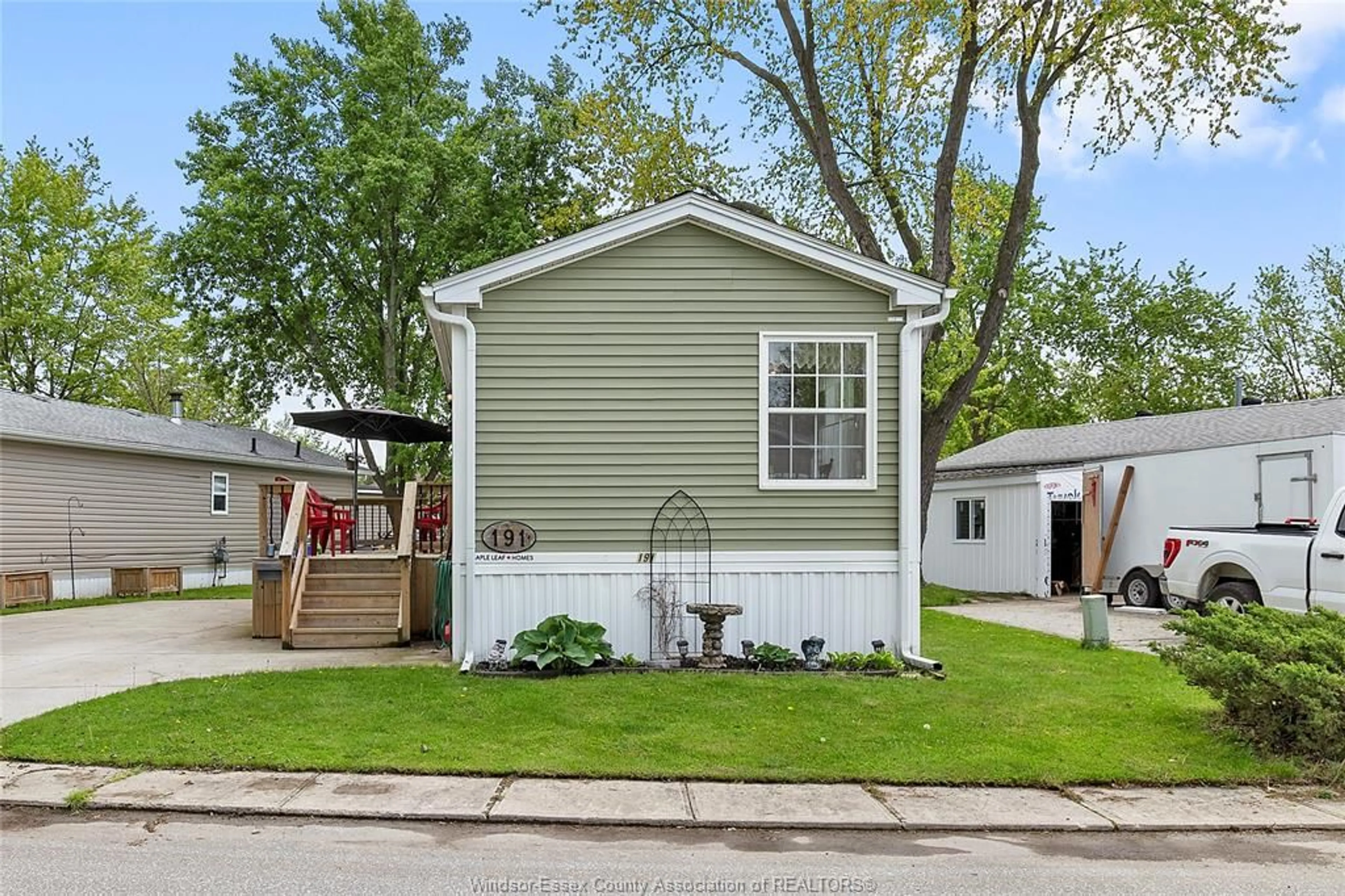 Home with vinyl exterior material, street for 191 STEVEN Crt, Essex Ontario N8M 2A8