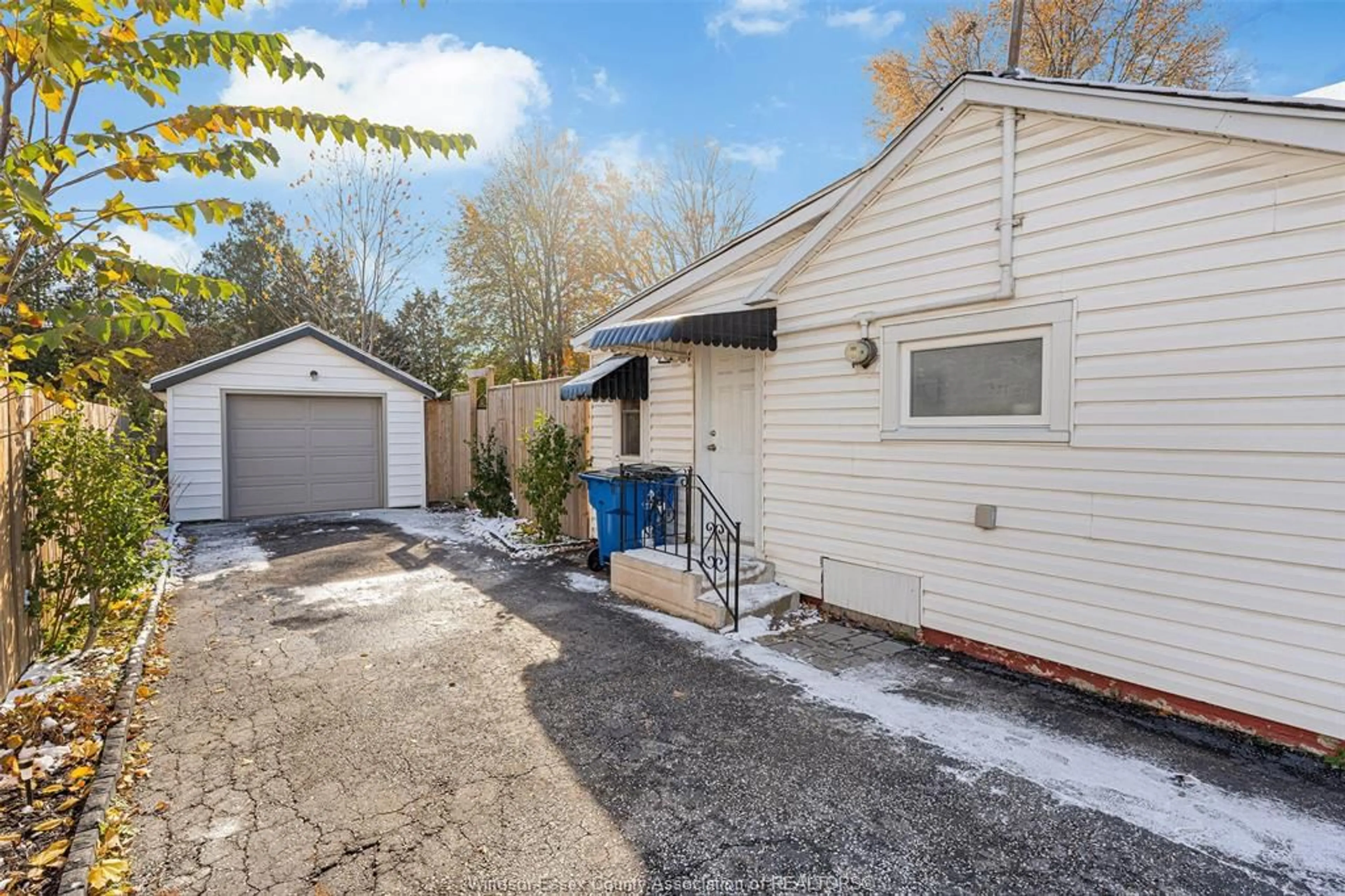 Unknown for 38 MCNAUGHTON Ave, Chatham Ontario N7L 1R1