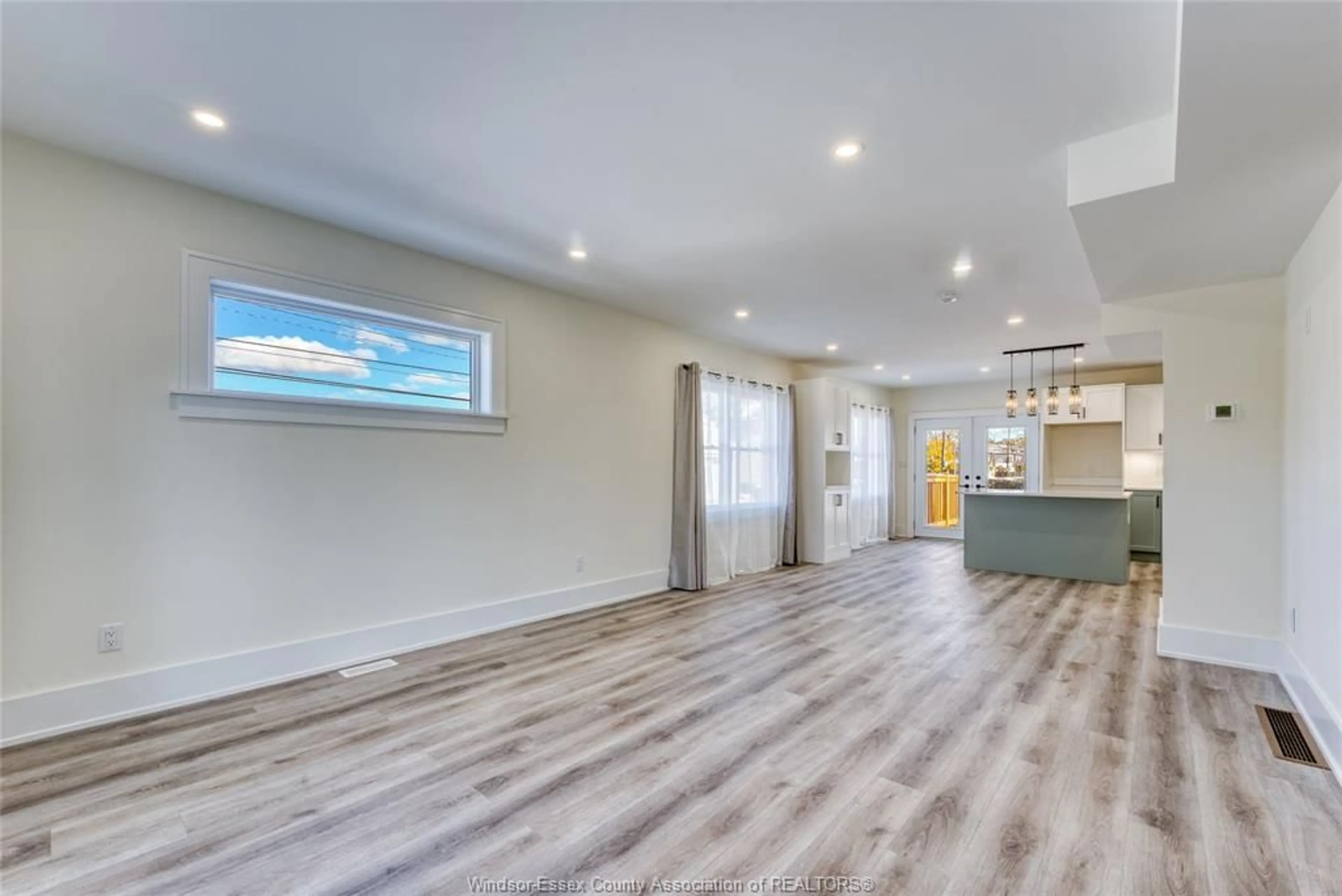 Unknown for 902-904 PARENT AVE., Windsor Ontario N9A 2E3