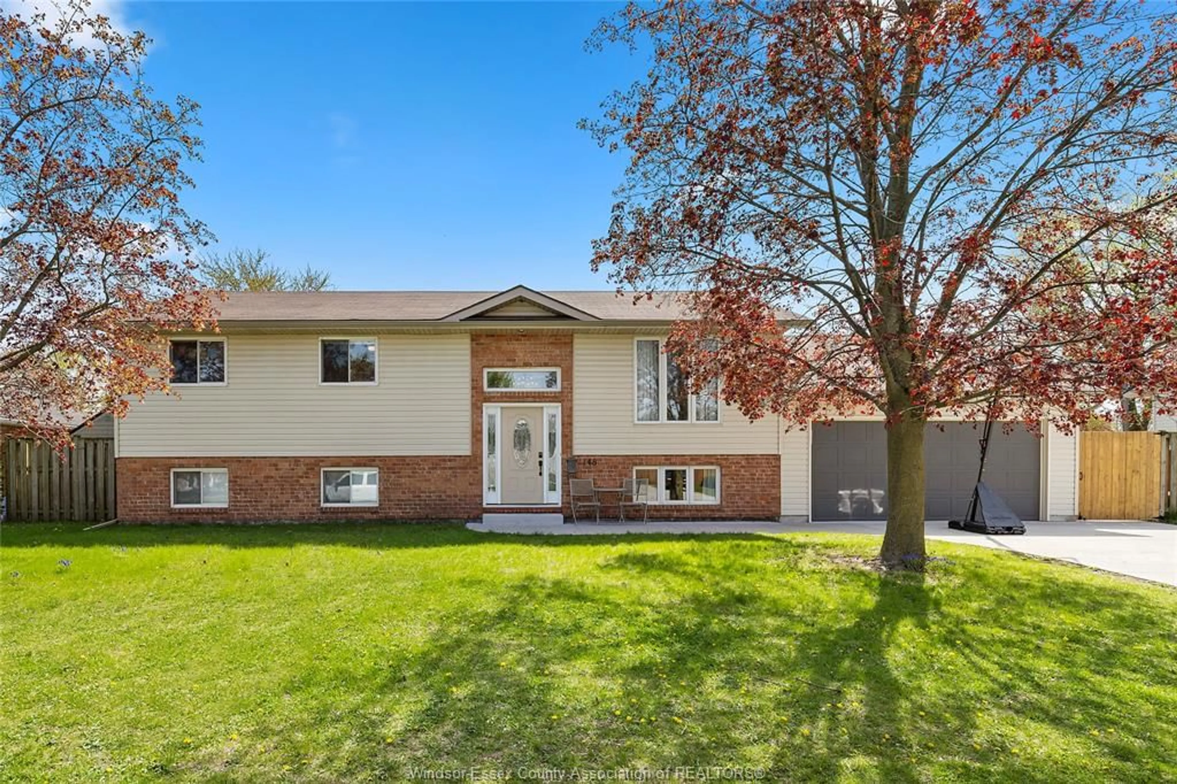 Home with vinyl exterior material, street for 148 RIVERVIEW Ave, LaSalle Ontario N9J 1E4