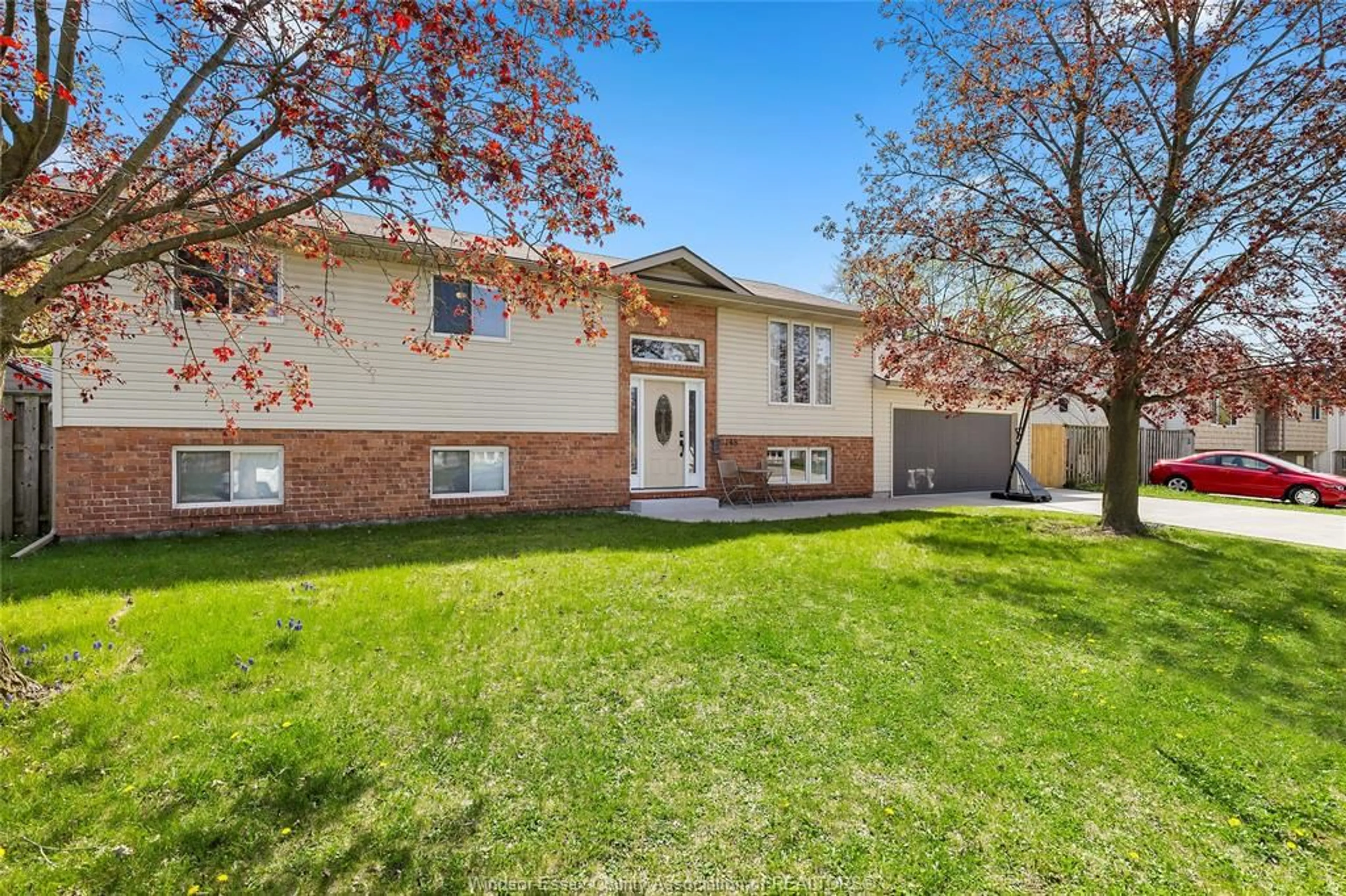 Home with vinyl exterior material, street for 148 RIVERVIEW Ave, LaSalle Ontario N9J 1E4