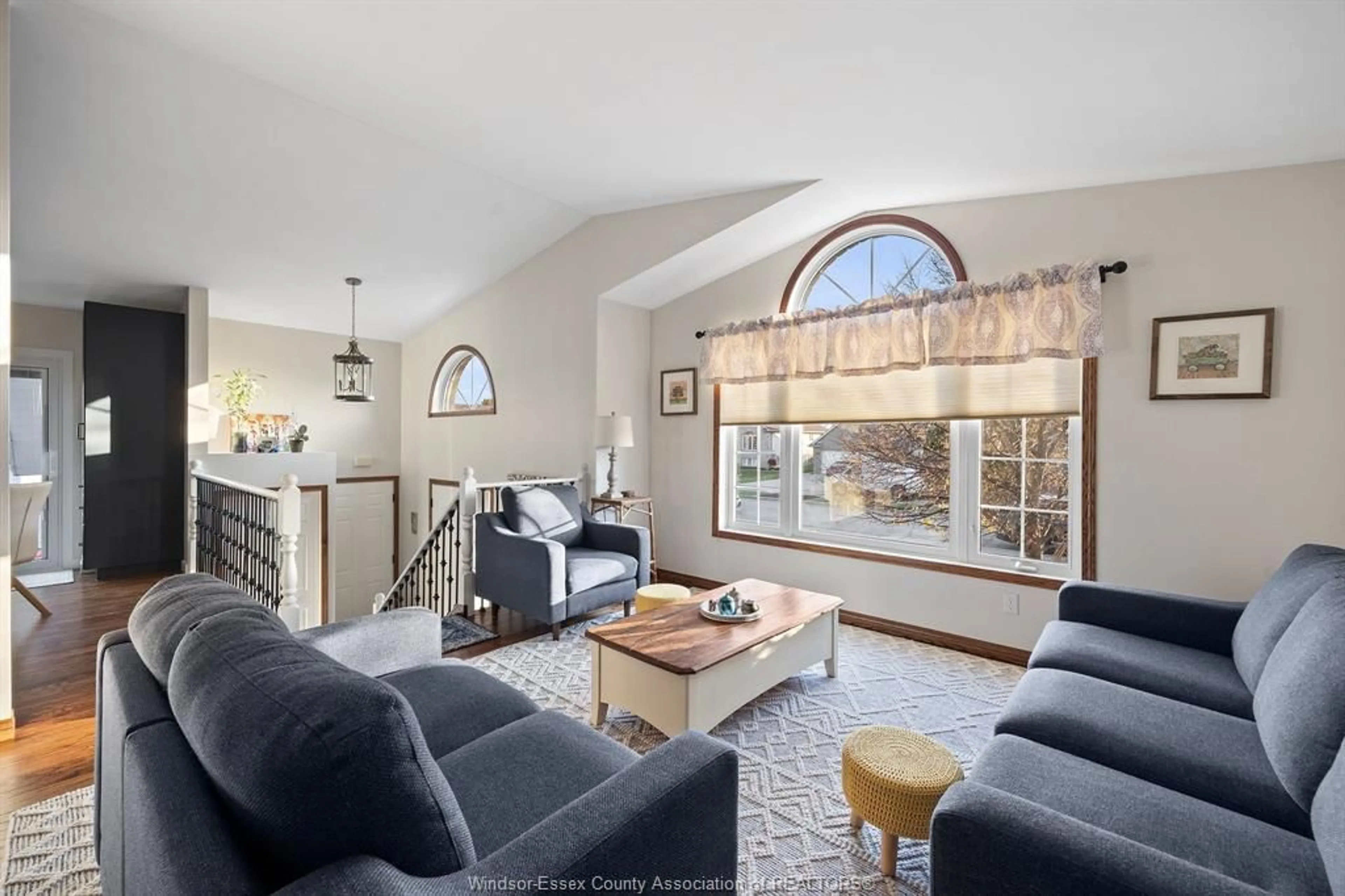 Living room with furniture, unknown for 185 WOODVIEW Dr, Essex Ontario N8M 3E9