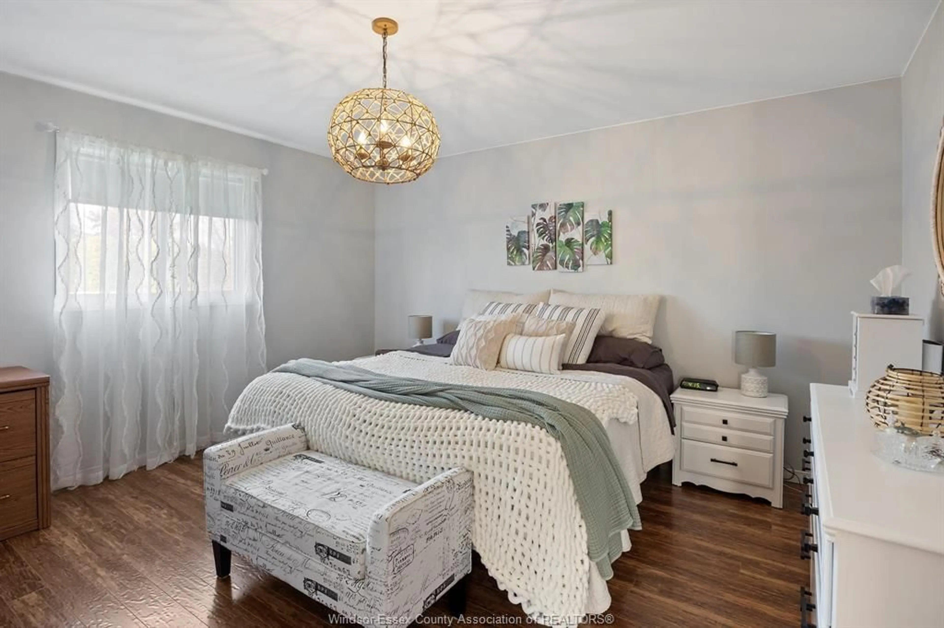 Bedroom with bed, wood/laminate floor for 185 WOODVIEW Dr, Essex Ontario N8M 3E9