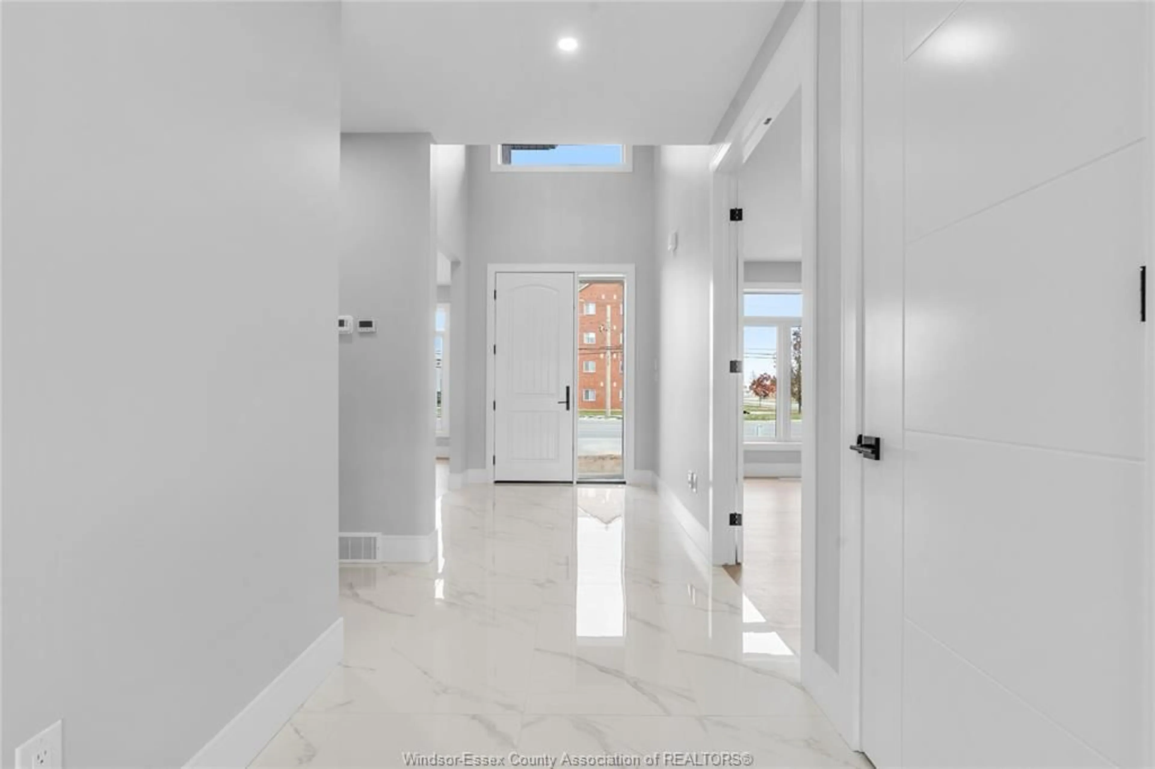 Indoor foyer for 4615 HURON CHURCH LINE Rd, LaSalle Ontario N9H 1H3