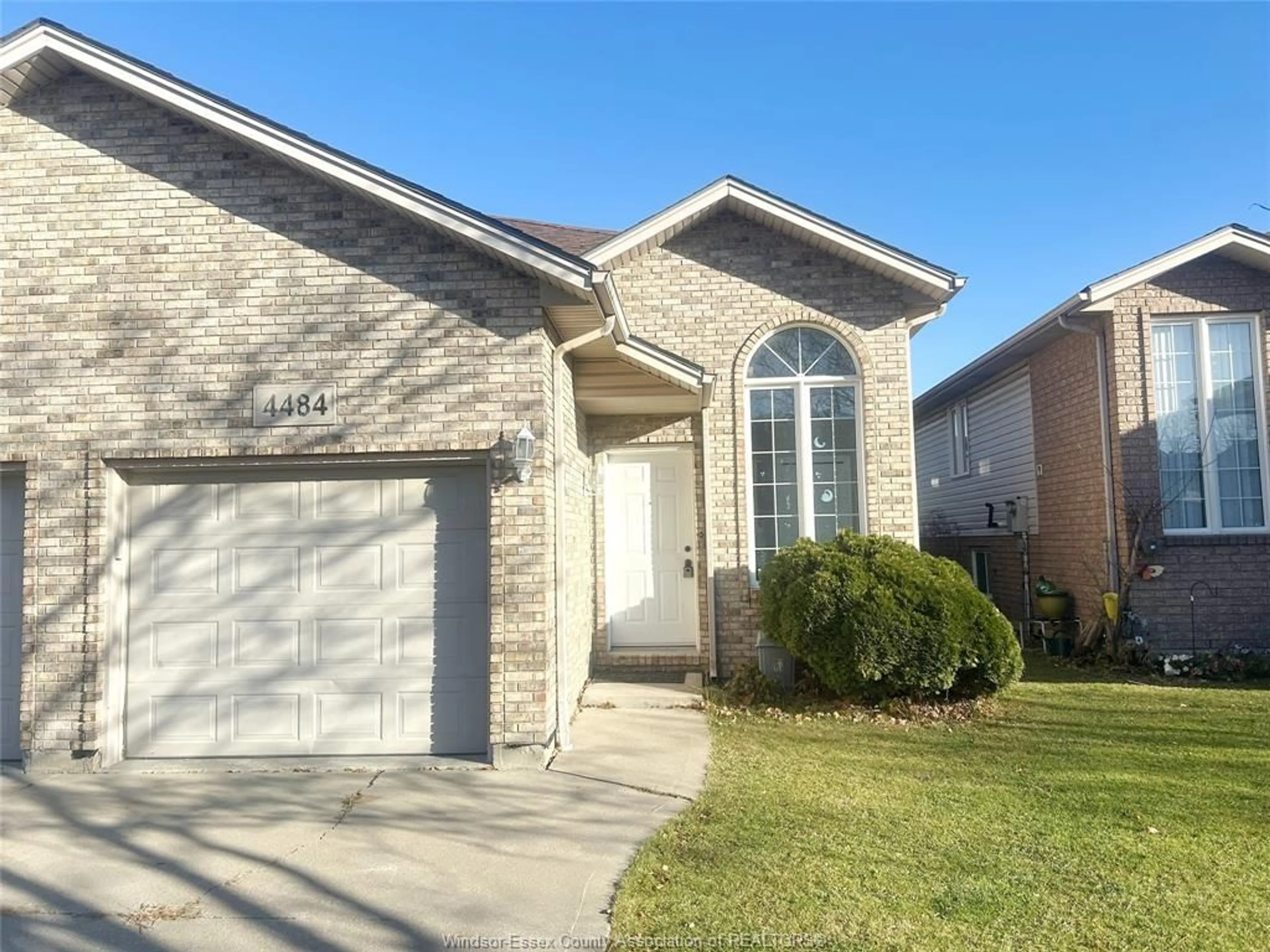 Unknown for 4484 TUMBLEWEED CRES, Windsor Ontario N9G 3C2