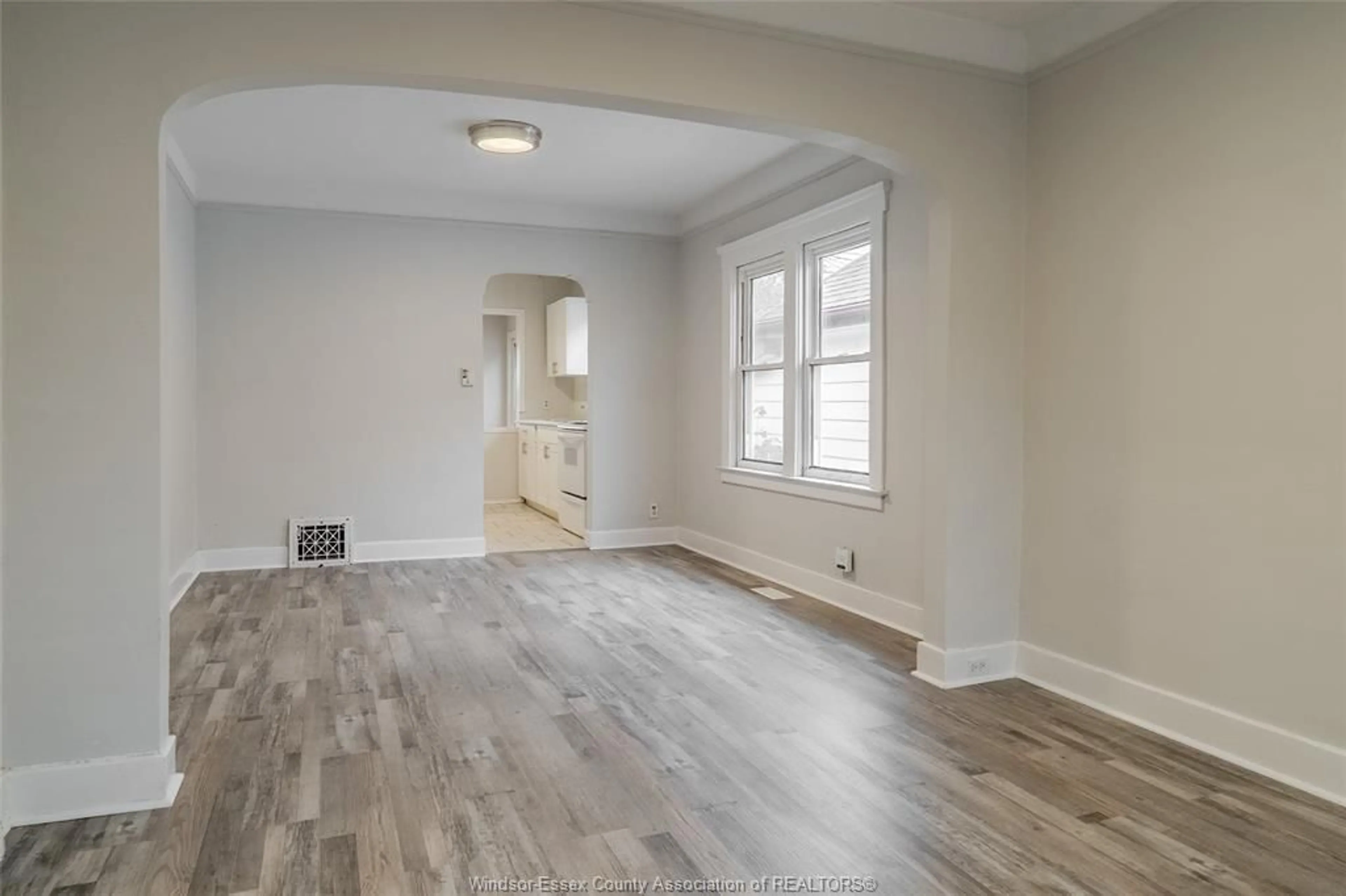 A pic of a room for 446 McKay Ave, Windsor Ontario N9B 1Z8