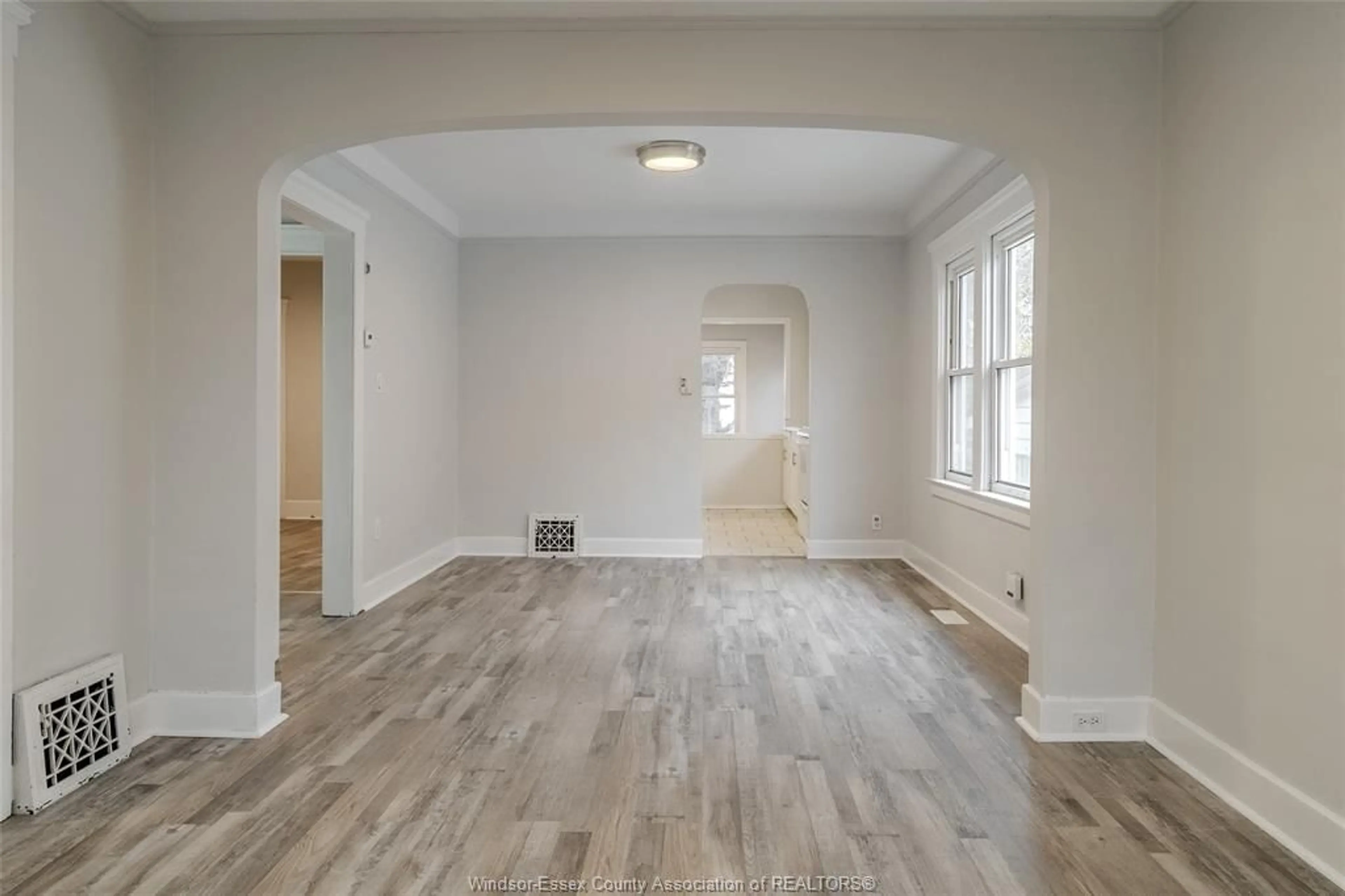 Unknown for 446 McKay Ave, Windsor Ontario N9B 1Z8