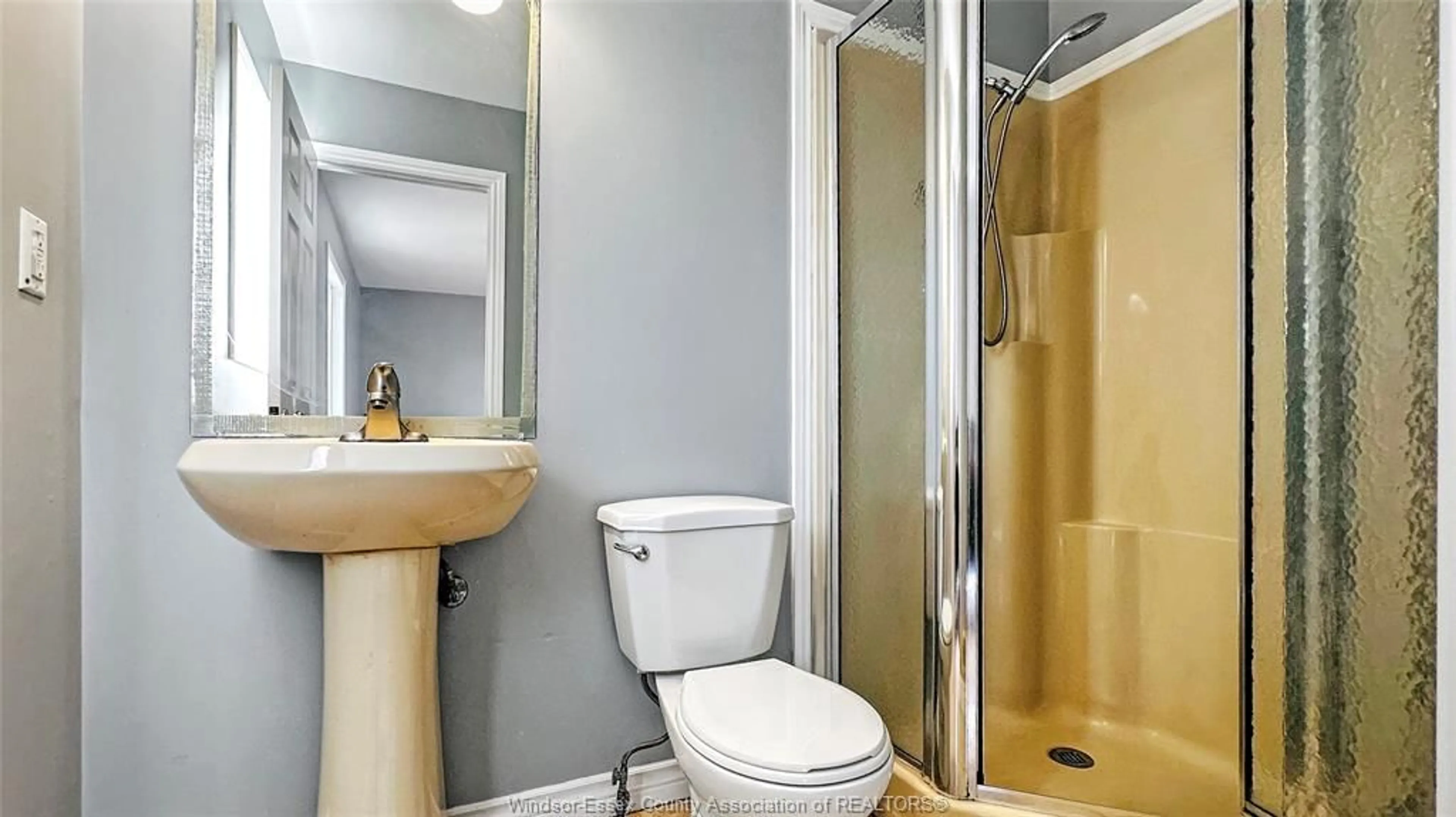 Standard bathroom, ceramic/tile floor for 4663 HELSINKI Cres, Windsor Ontario N9G 3G2