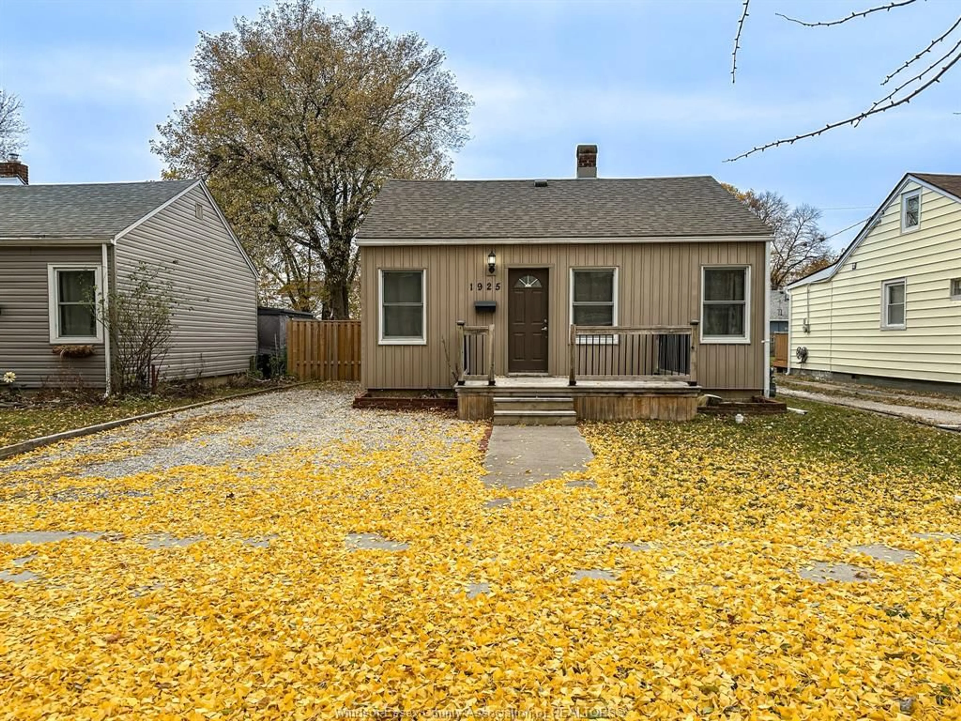 Unknown for 1925 AUBIN, Windsor Ontario N8W 4L2