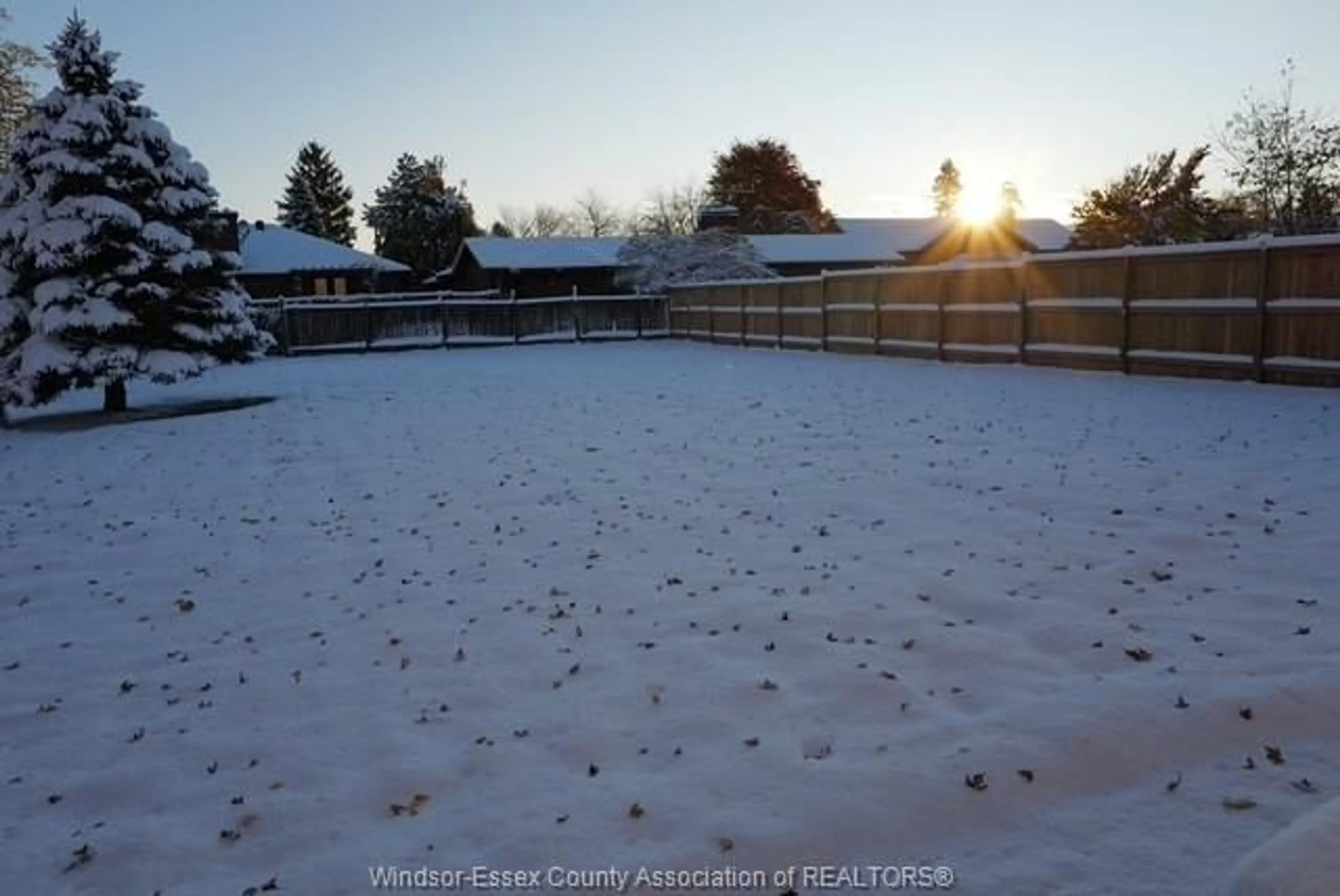 A pic from outside/outdoor area/front of a property/back of a property/a pic from drone, street for 1644 SHAWNEE Rd, Tecumseh Ontario N8N 1S5